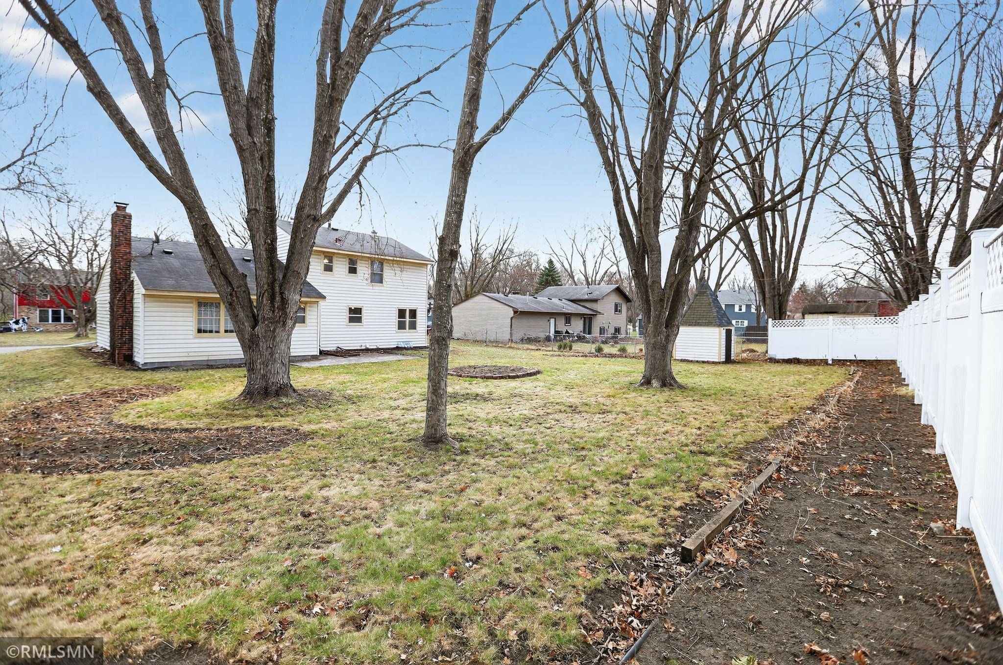 3325 Urbandale LN N, Plymouth, MN 55447