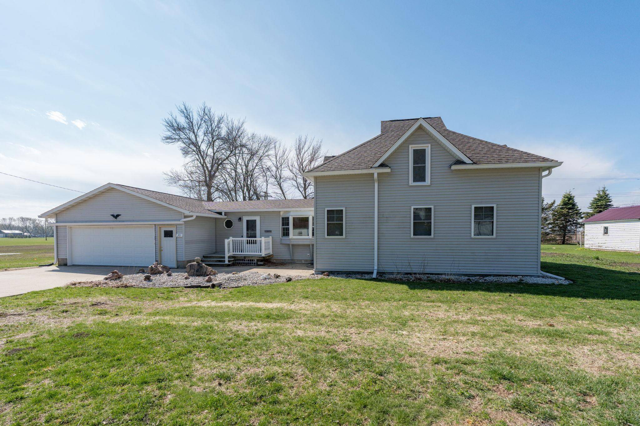 301 South ST W, Amboy, MN 56010