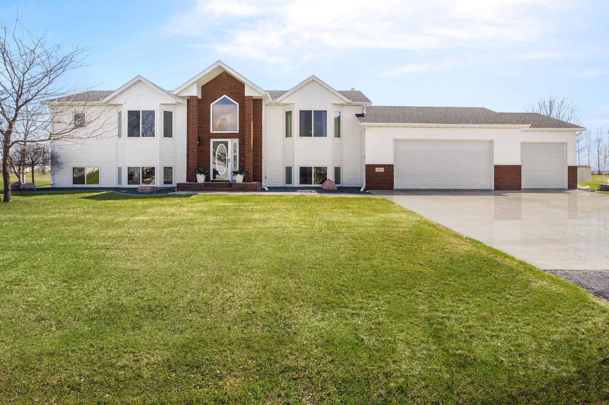 829 LEONARDS WAY, Argusville, ND 58005