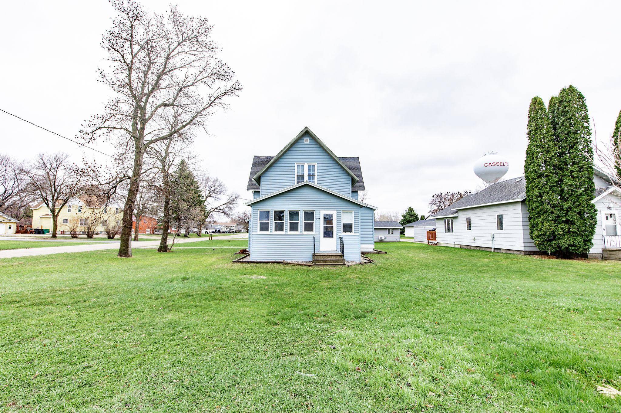 182 3rd ST N, Casselton, ND 58012