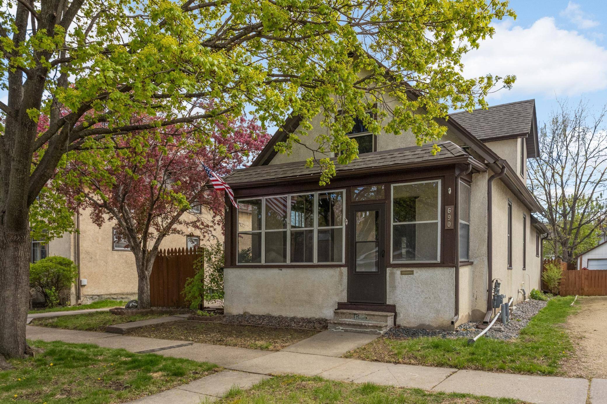 690 James AVE, Saint Paul, MN 55102