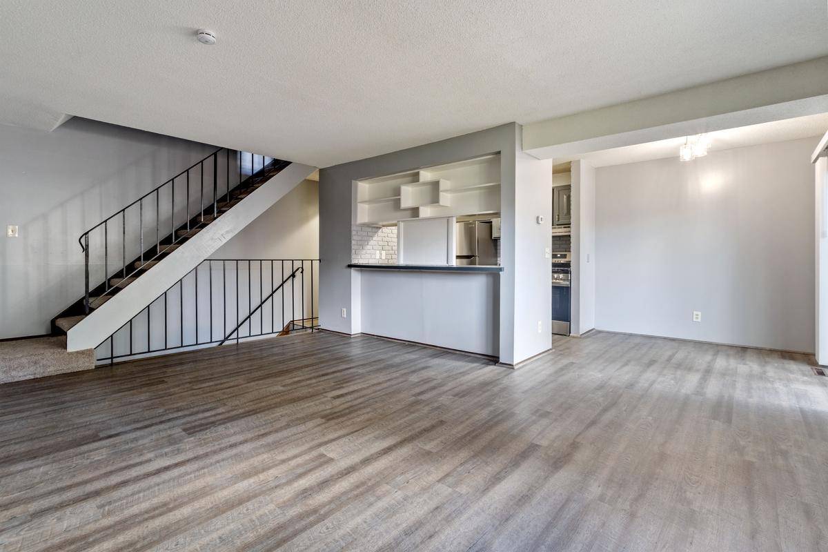 6047 72nd LN N, Brooklyn Park, MN 55429