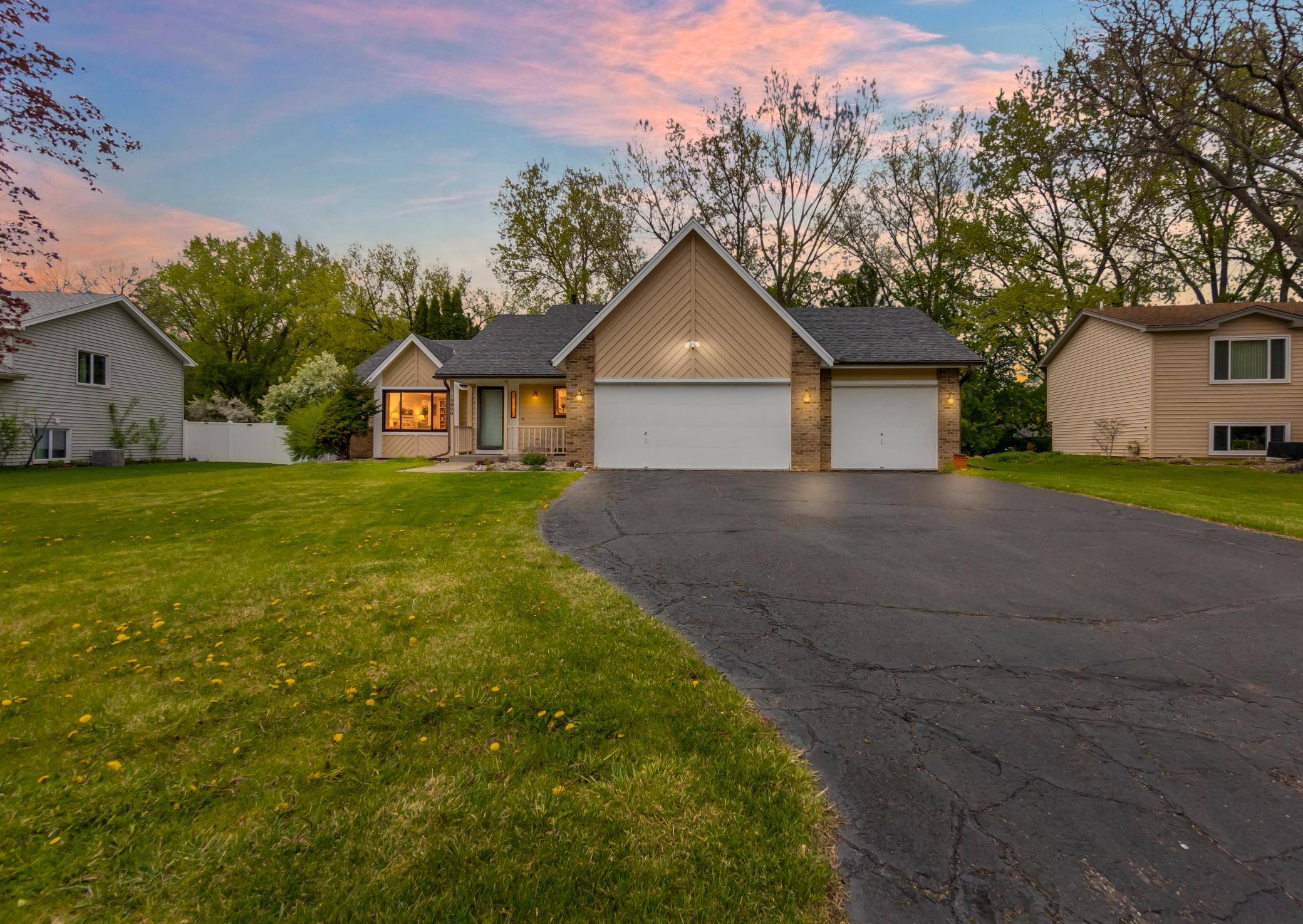 12929 Garrett AVE, Apple Valley, MN 55124