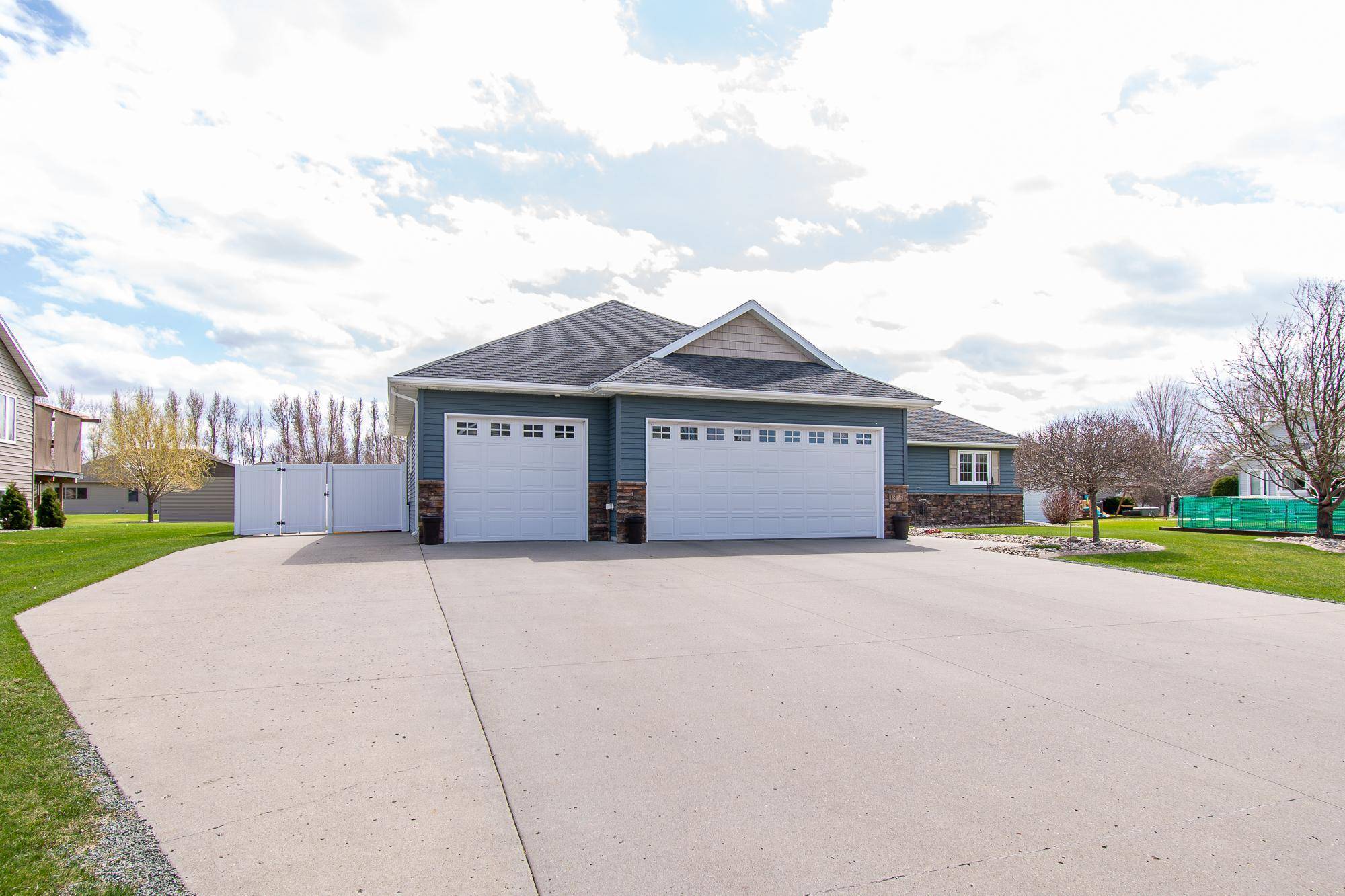 1819 52nd AVE N, Moorhead, MN 56560