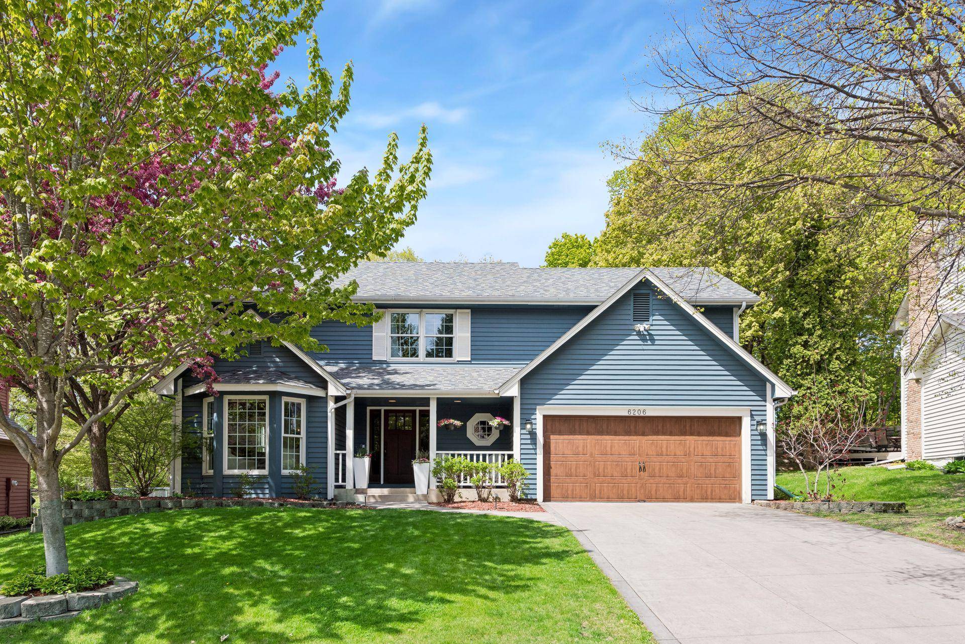 6206 Cascade PASS, Chanhassen, MN 55317