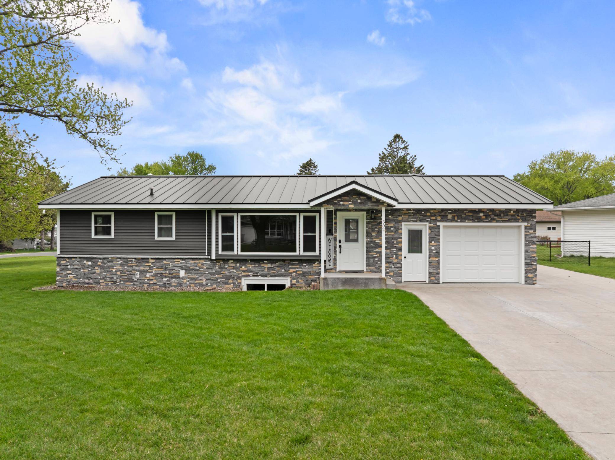 302 2nd ST NW, Byron, MN 55920