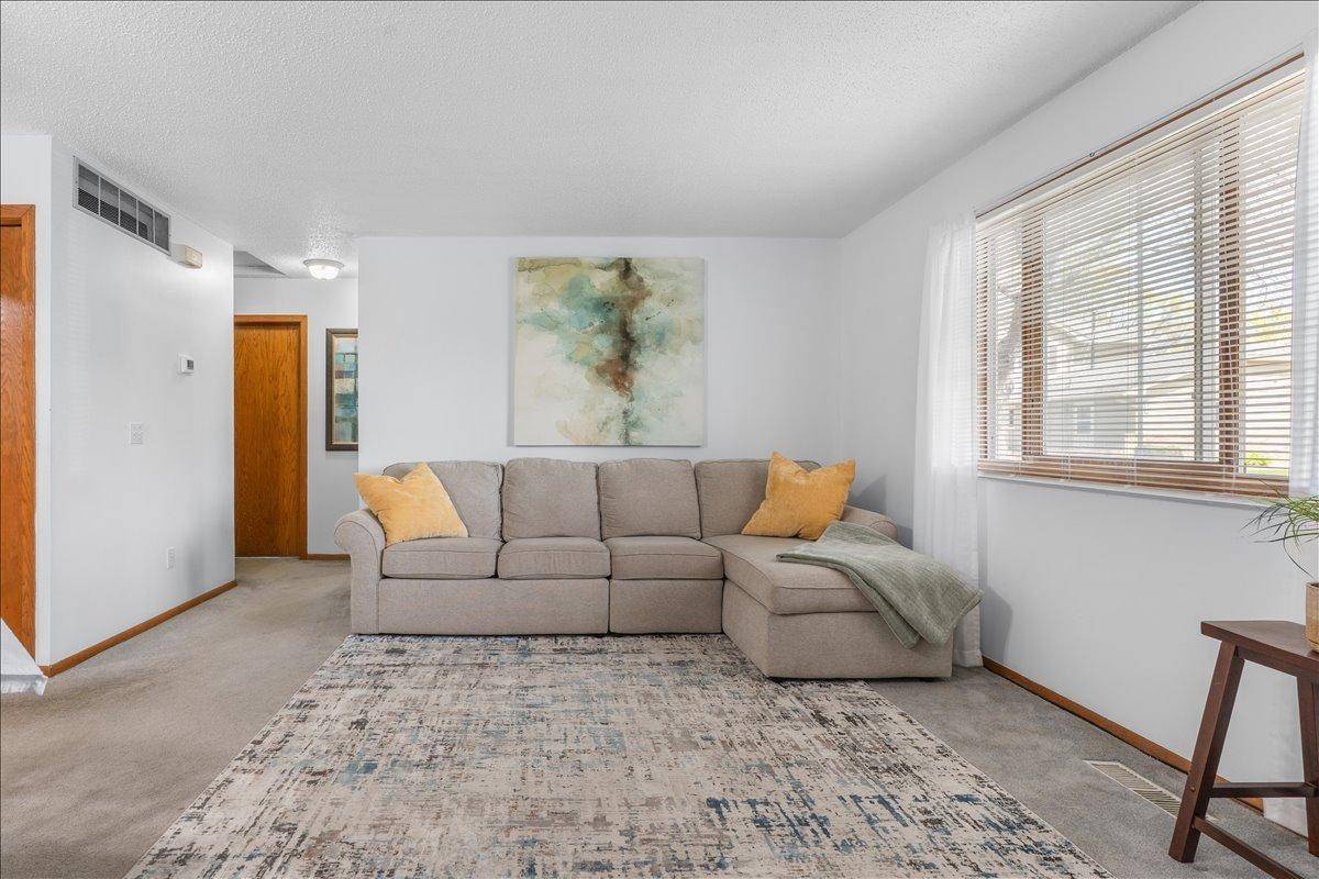 11350 Ibis ST NW, Coon Rapids, MN 55433