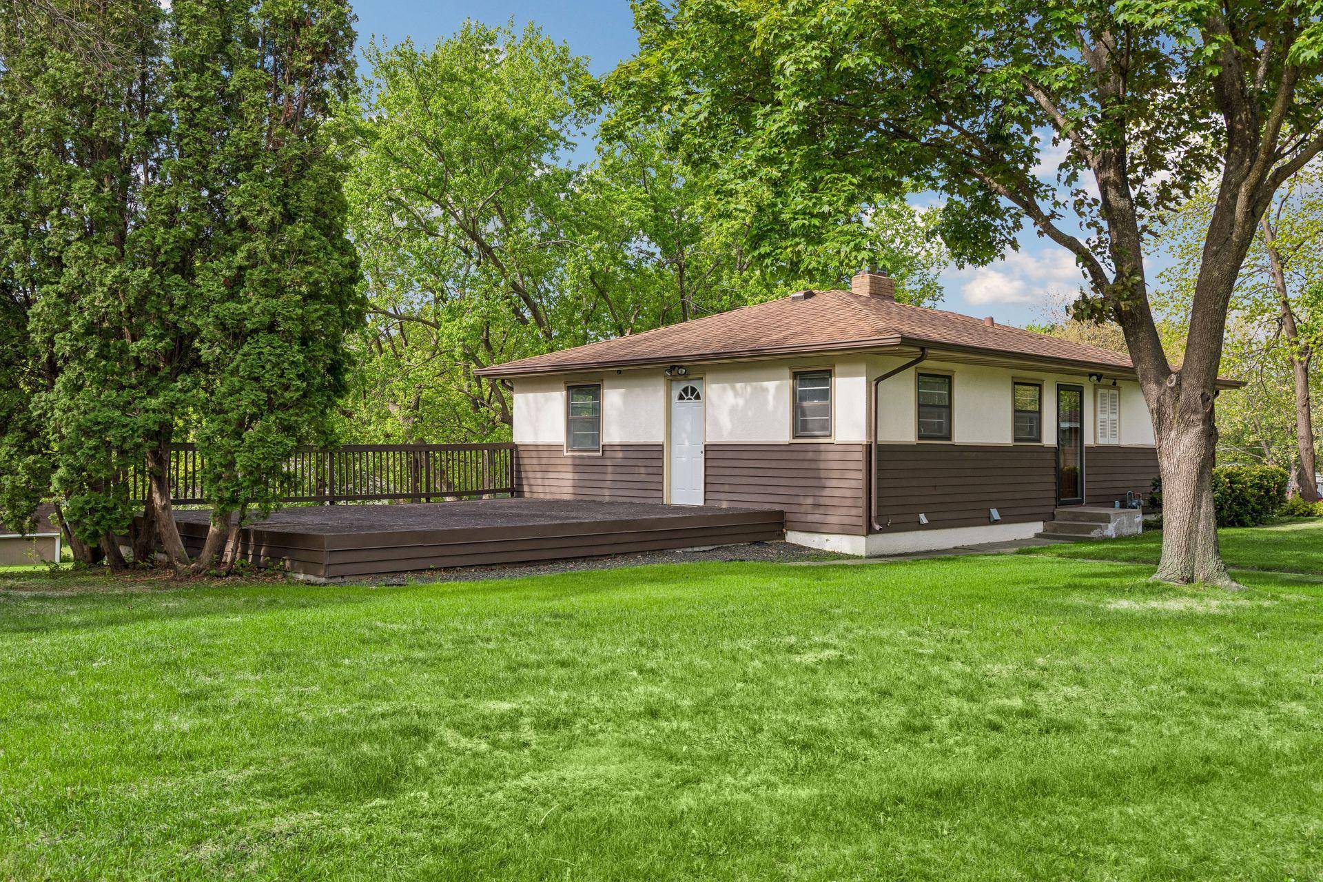 868 Oakwood DR, Anoka, MN 55303