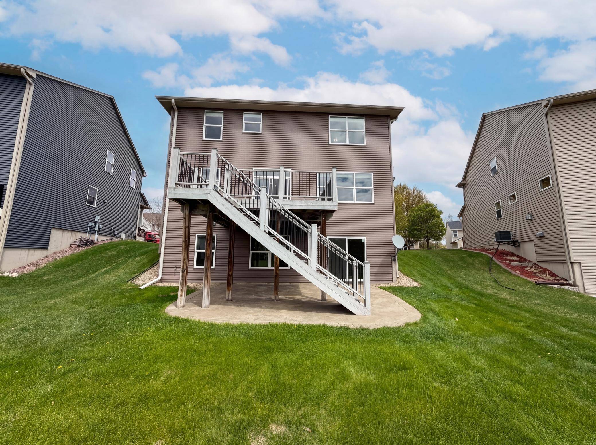 6757 Troy LN N, Maple Grove, MN 55311