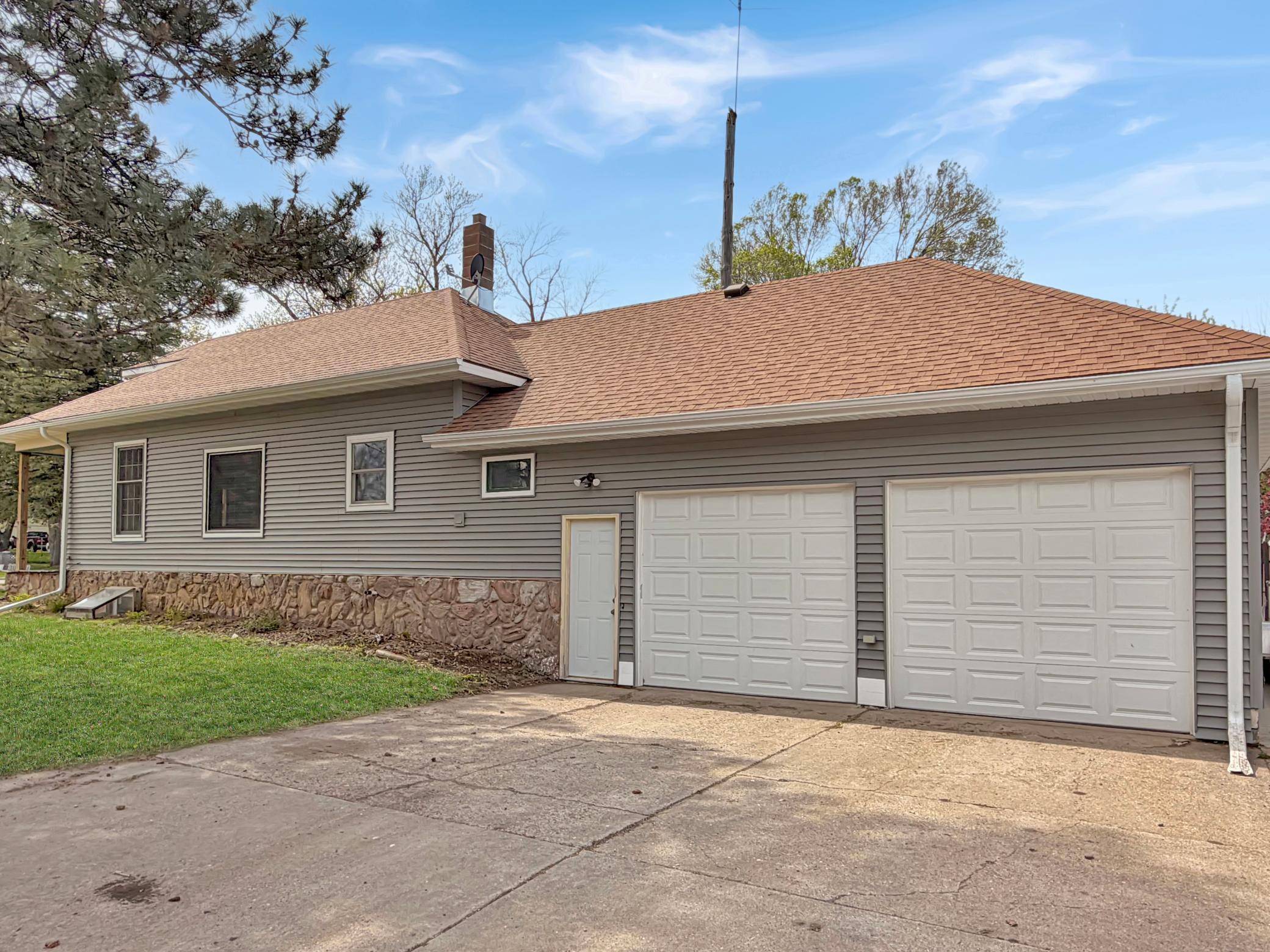 660 Mound AVE S, Balaton, MN 56115