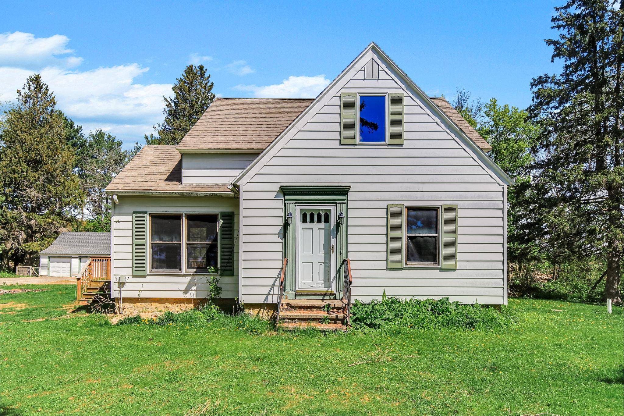 W5352 County RD N, Beldenville, WI 54003