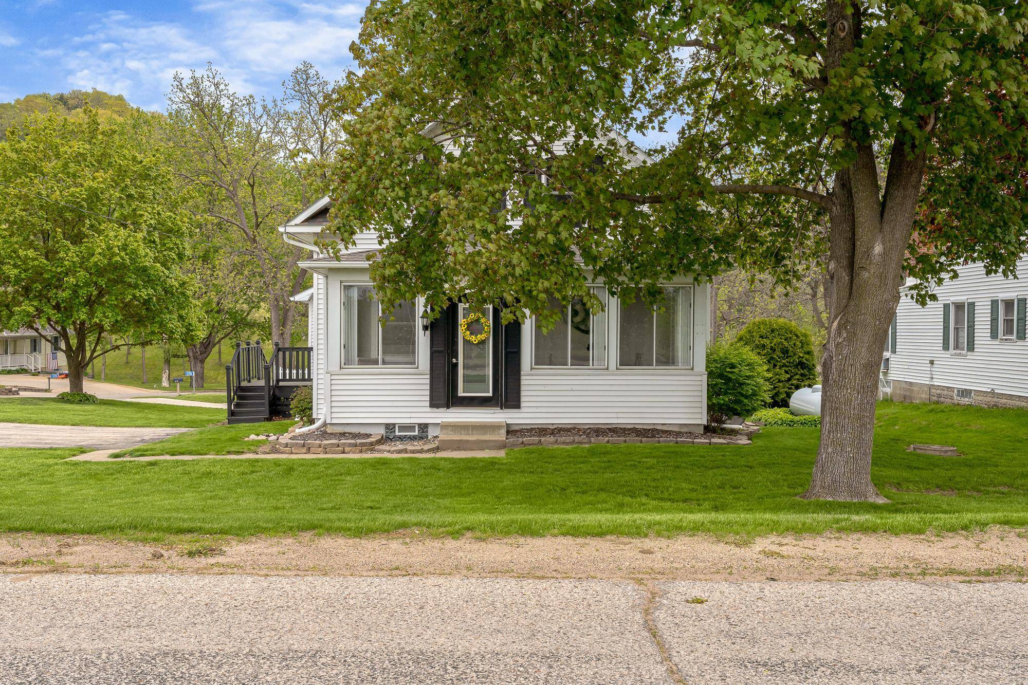 S3586 Chicken Valley RD, Buffalo City, WI 54629