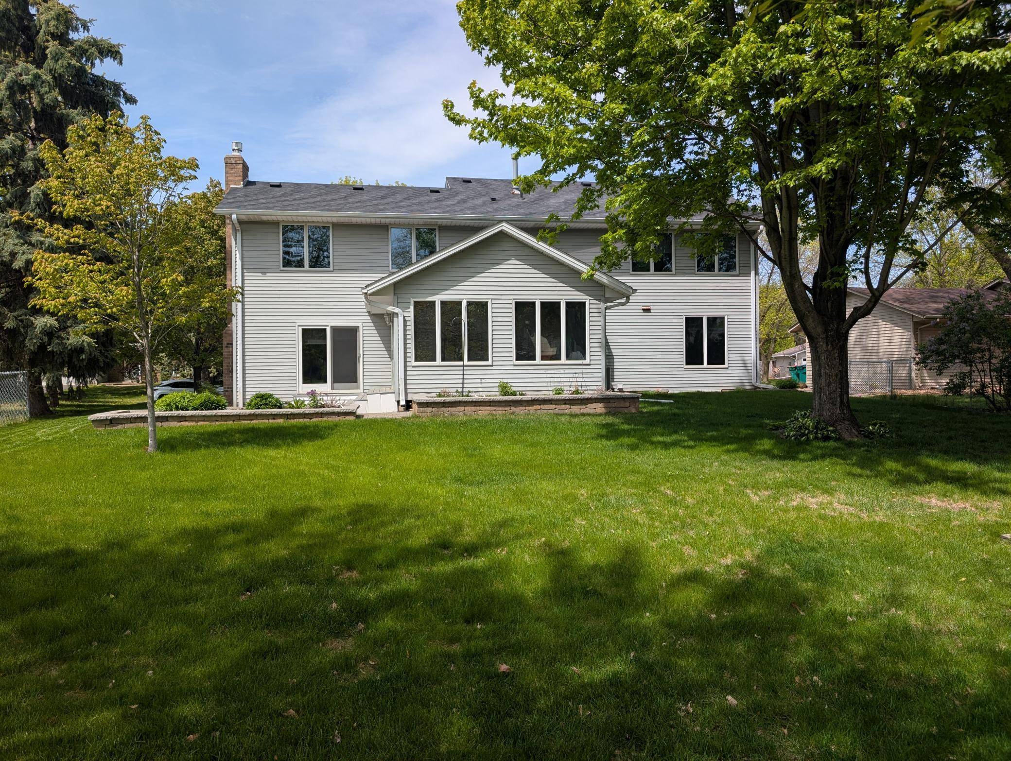 1705 James CT, Burnsville, MN 55337