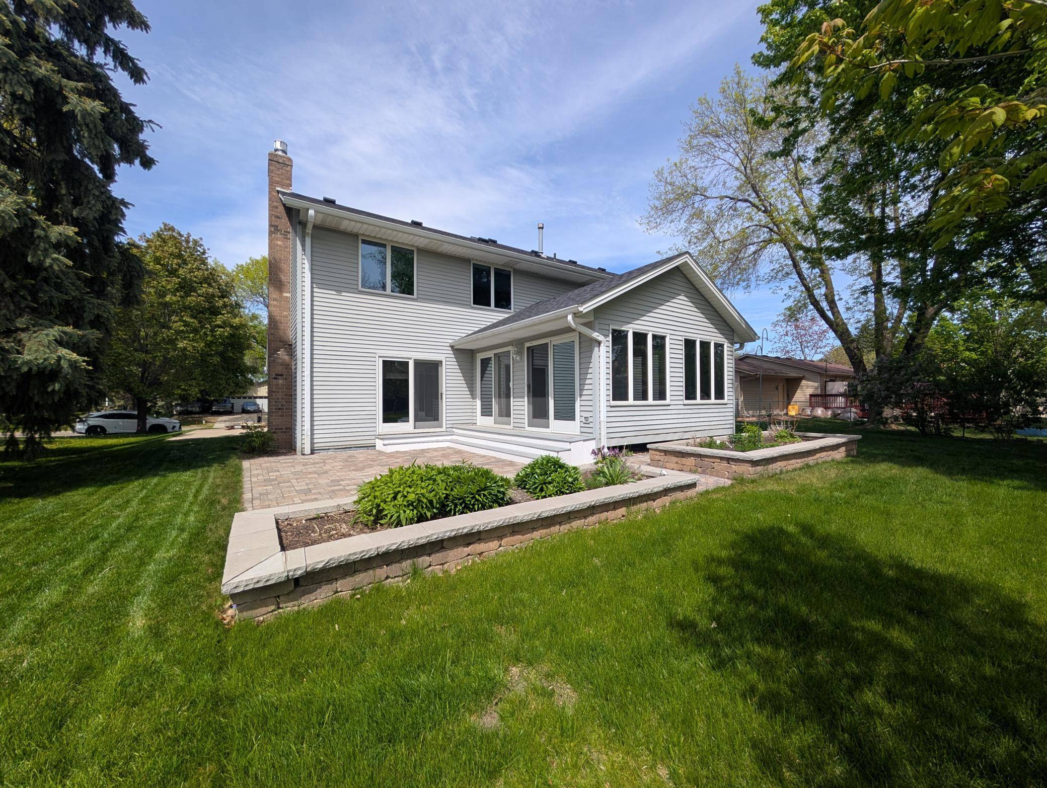 1705 James CT, Burnsville, MN 55337
