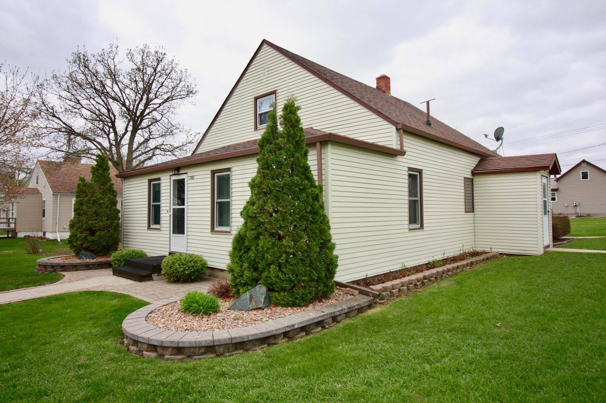 102 4th AVE SE, Lidgerwood, ND 58053