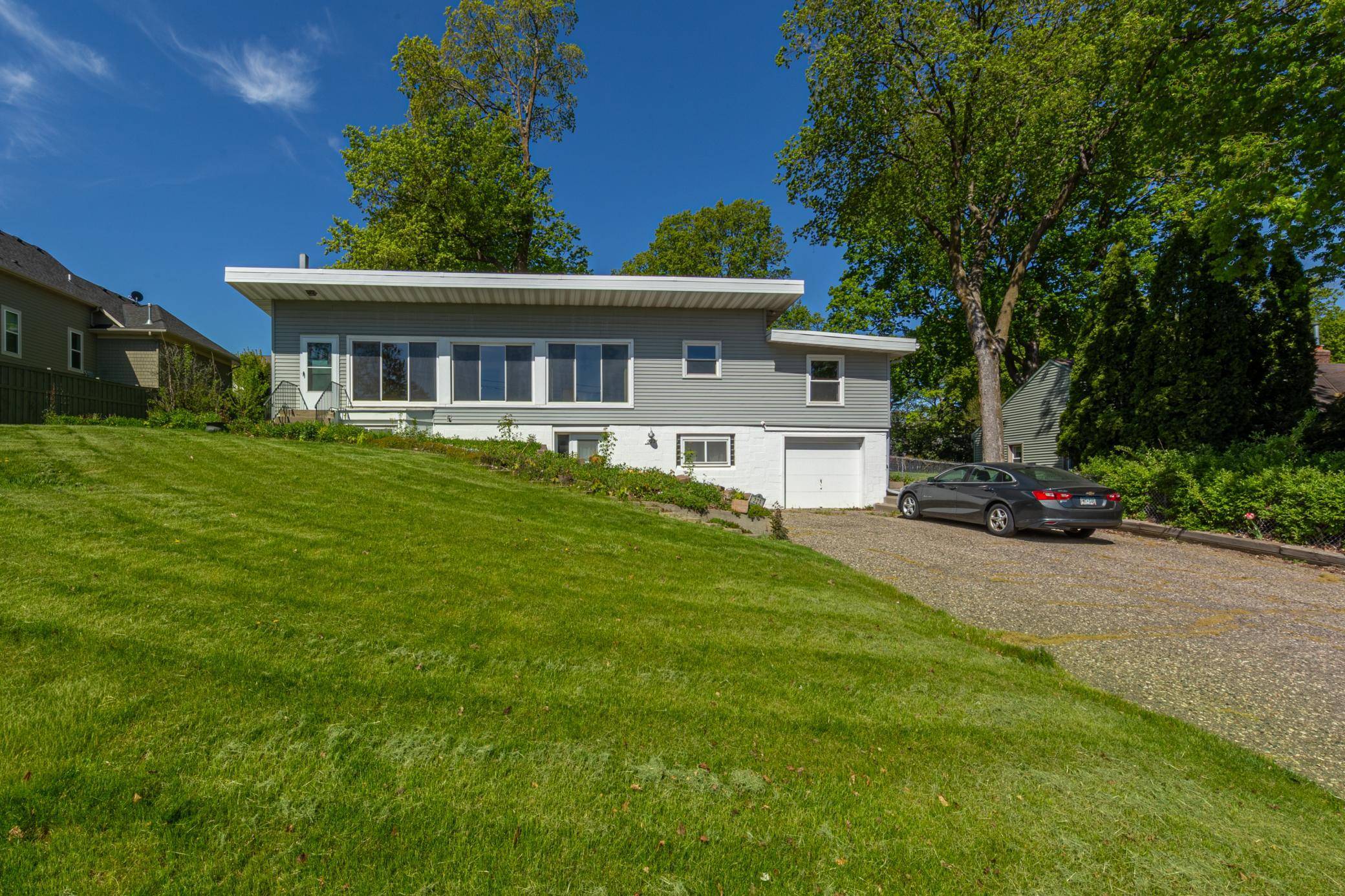 223 Central AVE N, Wayzata, MN 55391