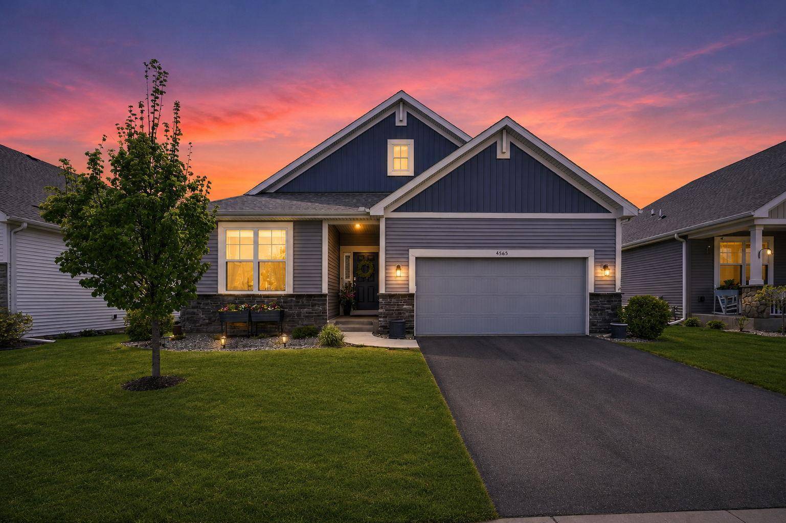 4565 Cobalt LN, Woodbury, MN 55129