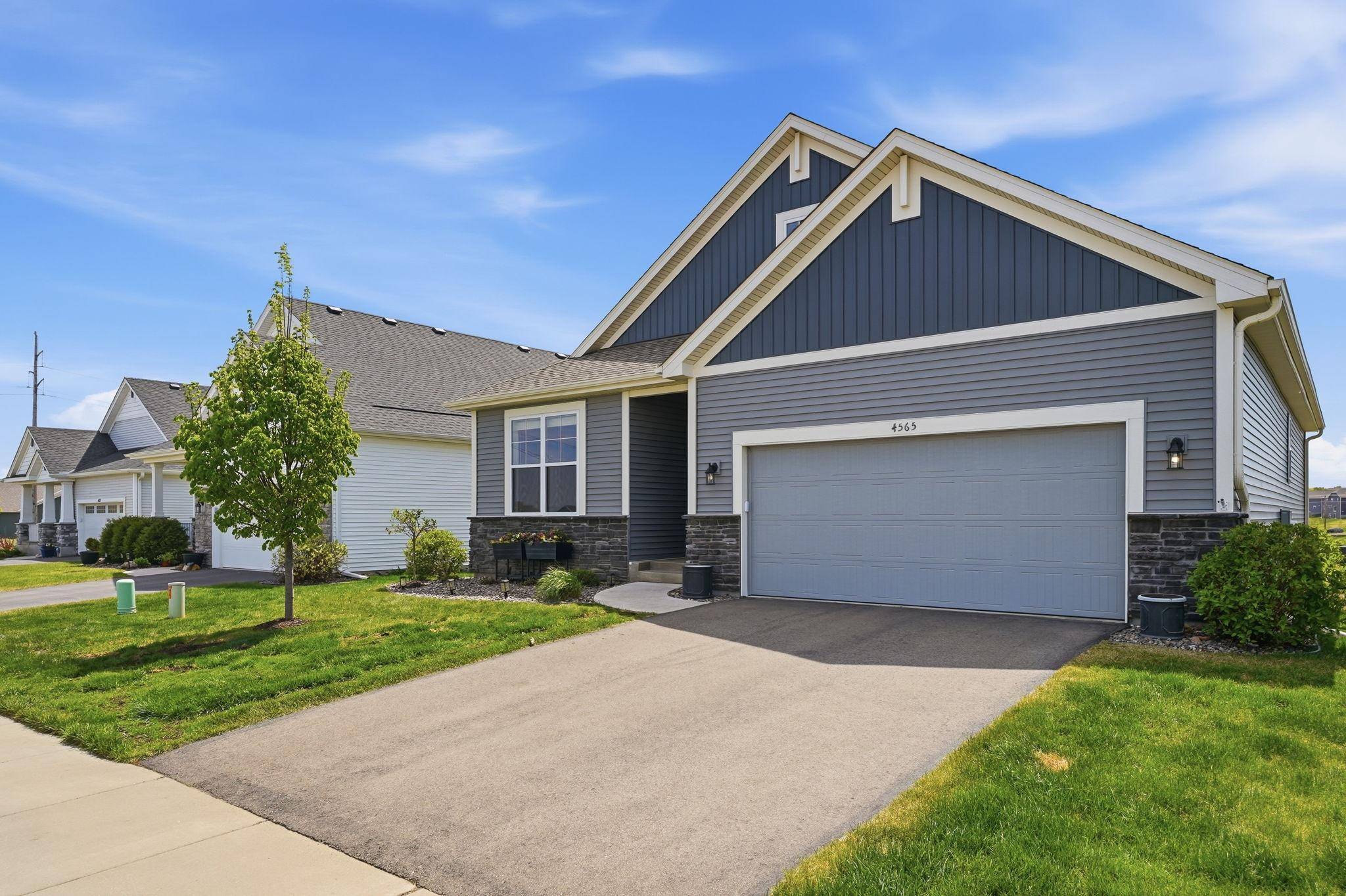 4565 Cobalt LN, Woodbury, MN 55129