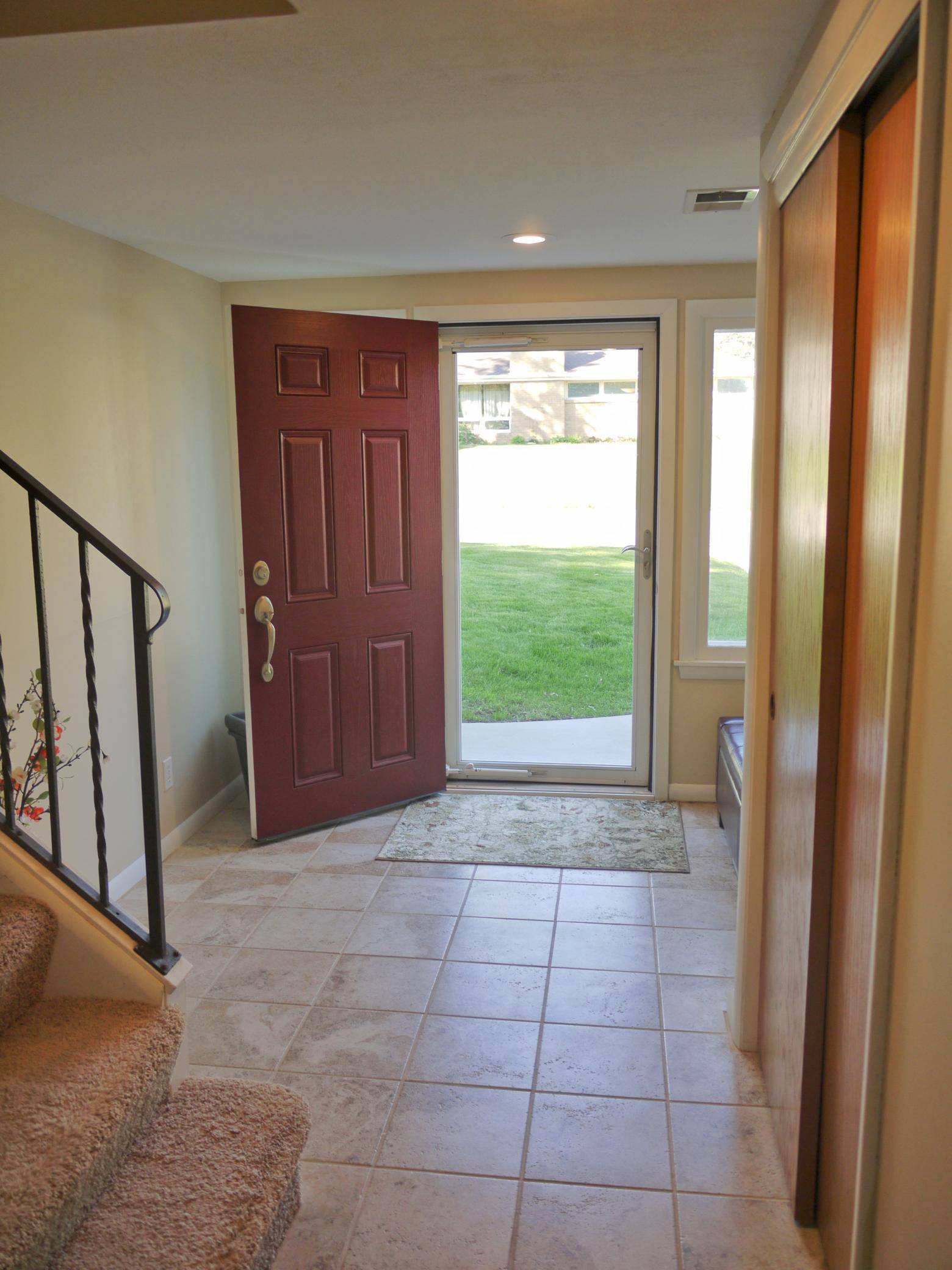 5181 Abercrombie DR, Edina, MN 55439