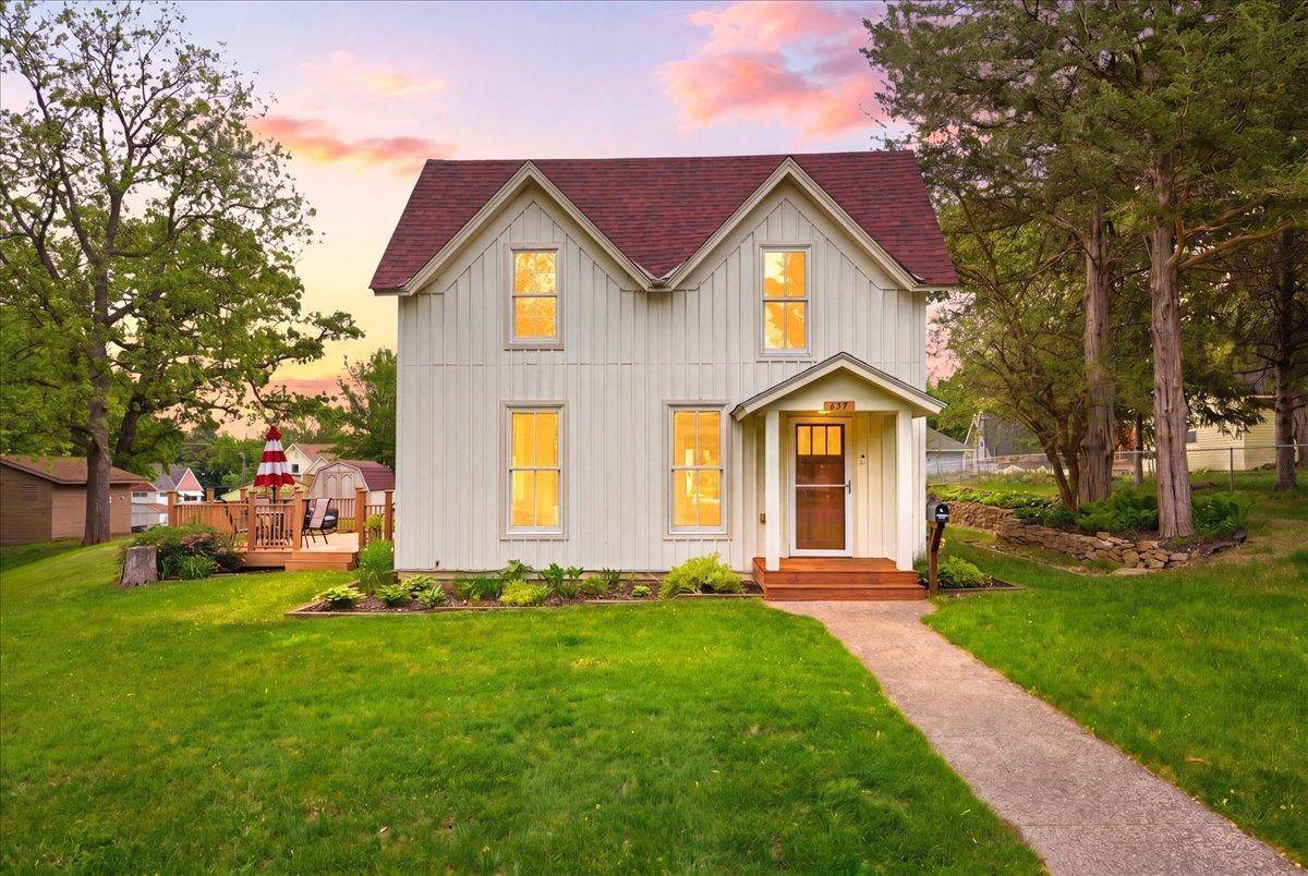 357 6th ST N, Bayport, MN 55003