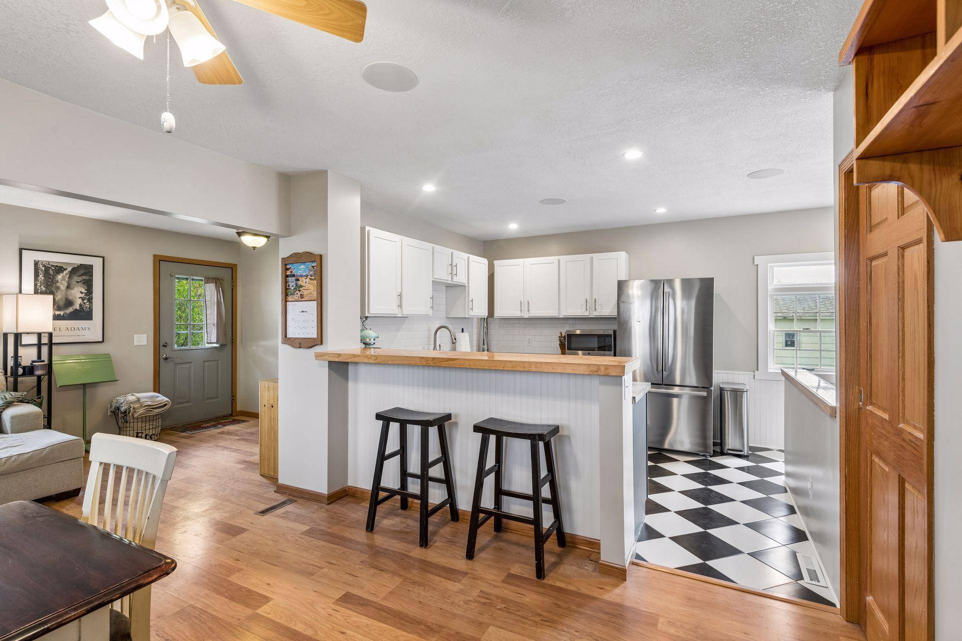 203 John AVE N, Cologne, MN 55322
