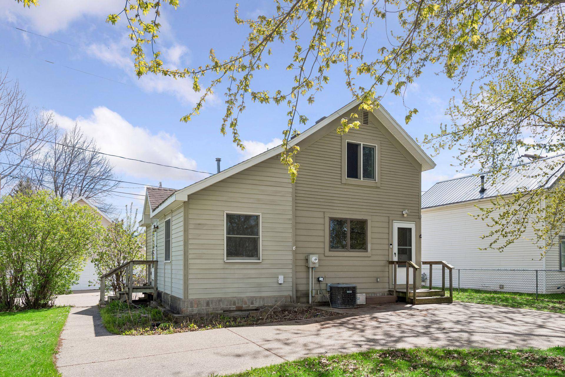 203 John AVE N, Cologne, MN 55322