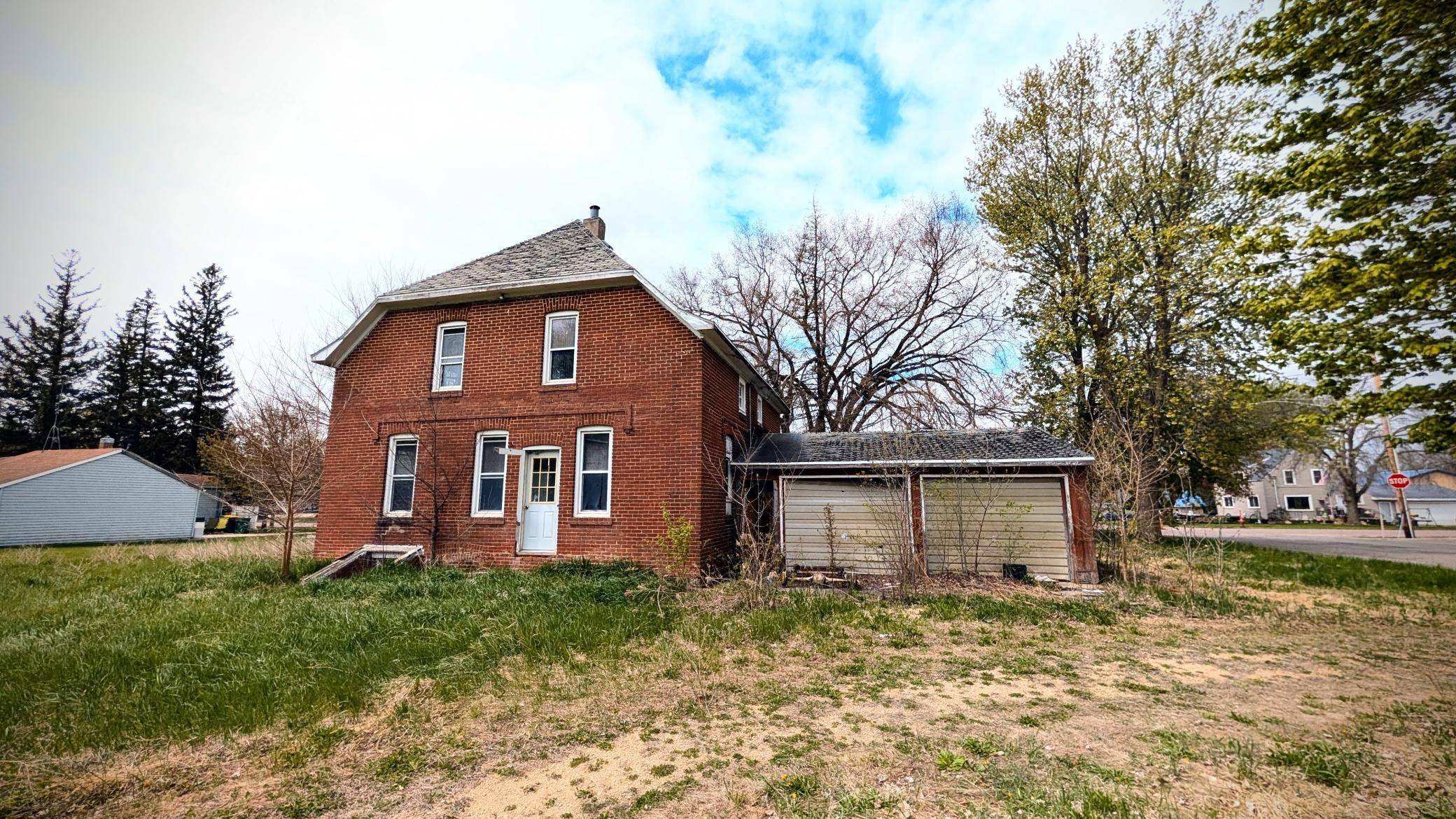 255 5th ST N, Butterfield, MN 56120