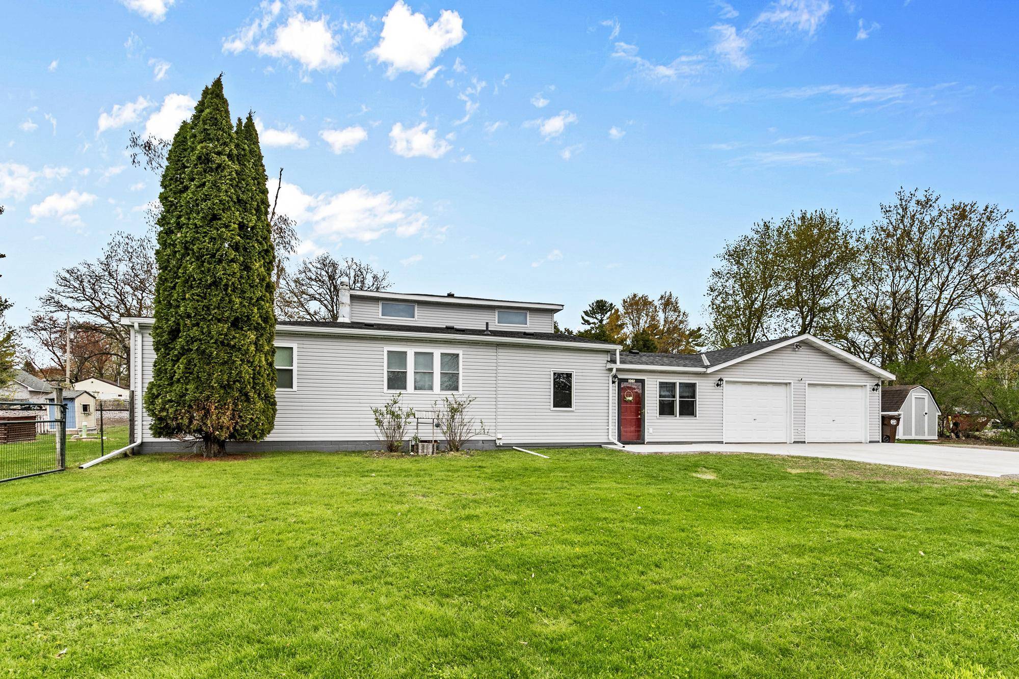 305 Main AVE N, Braham, MN 55006