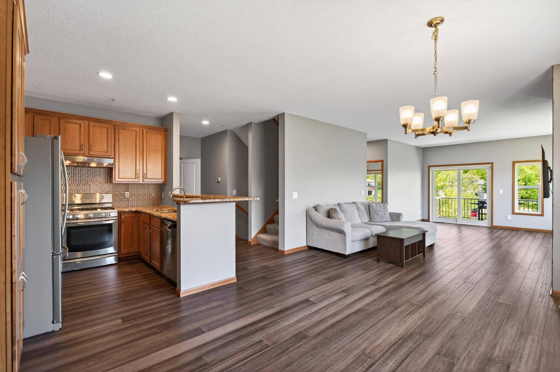 1236 Vernon DR, Carver, MN 55315