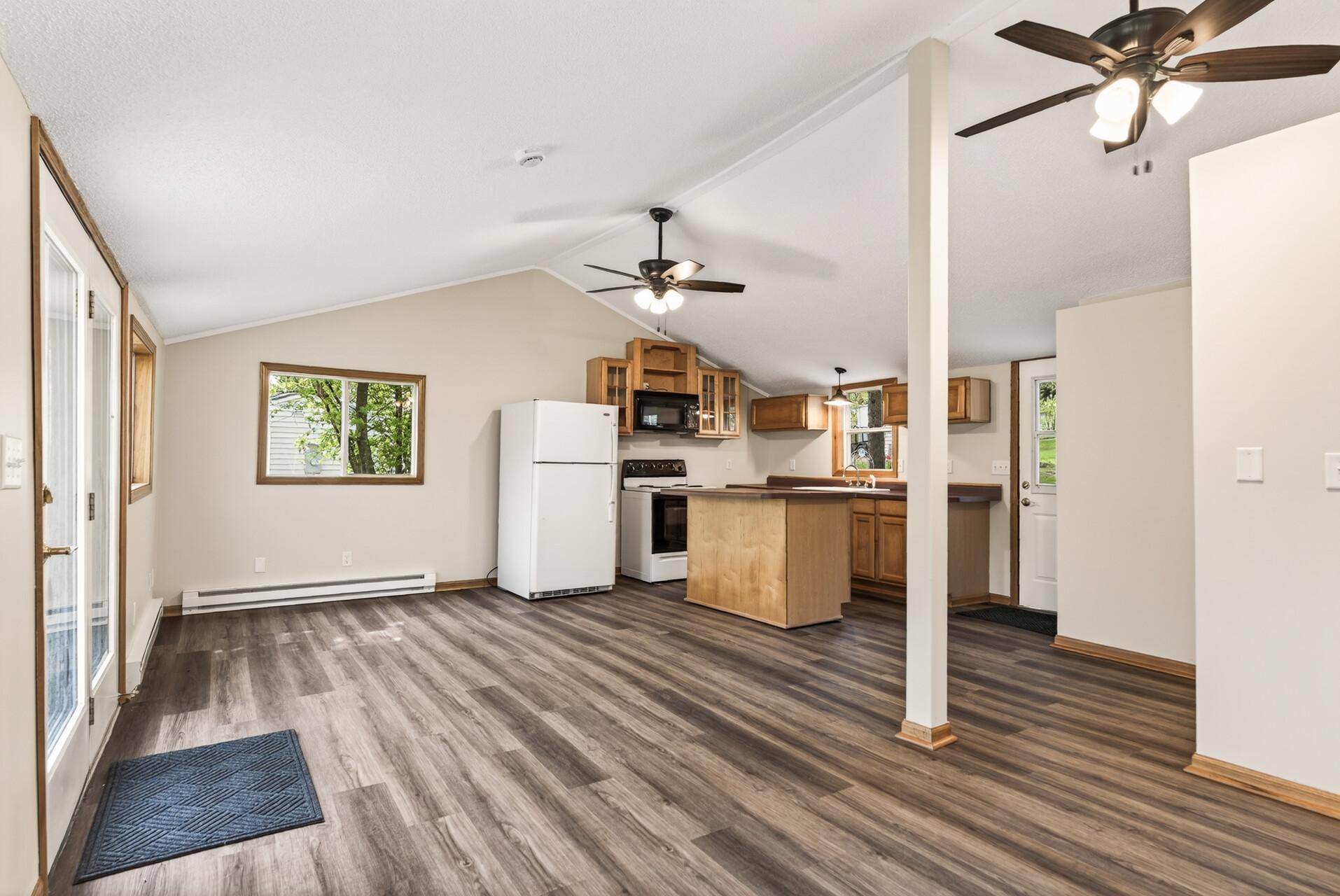 11073 Hoyer AVE NW, Annandale, MN 55302