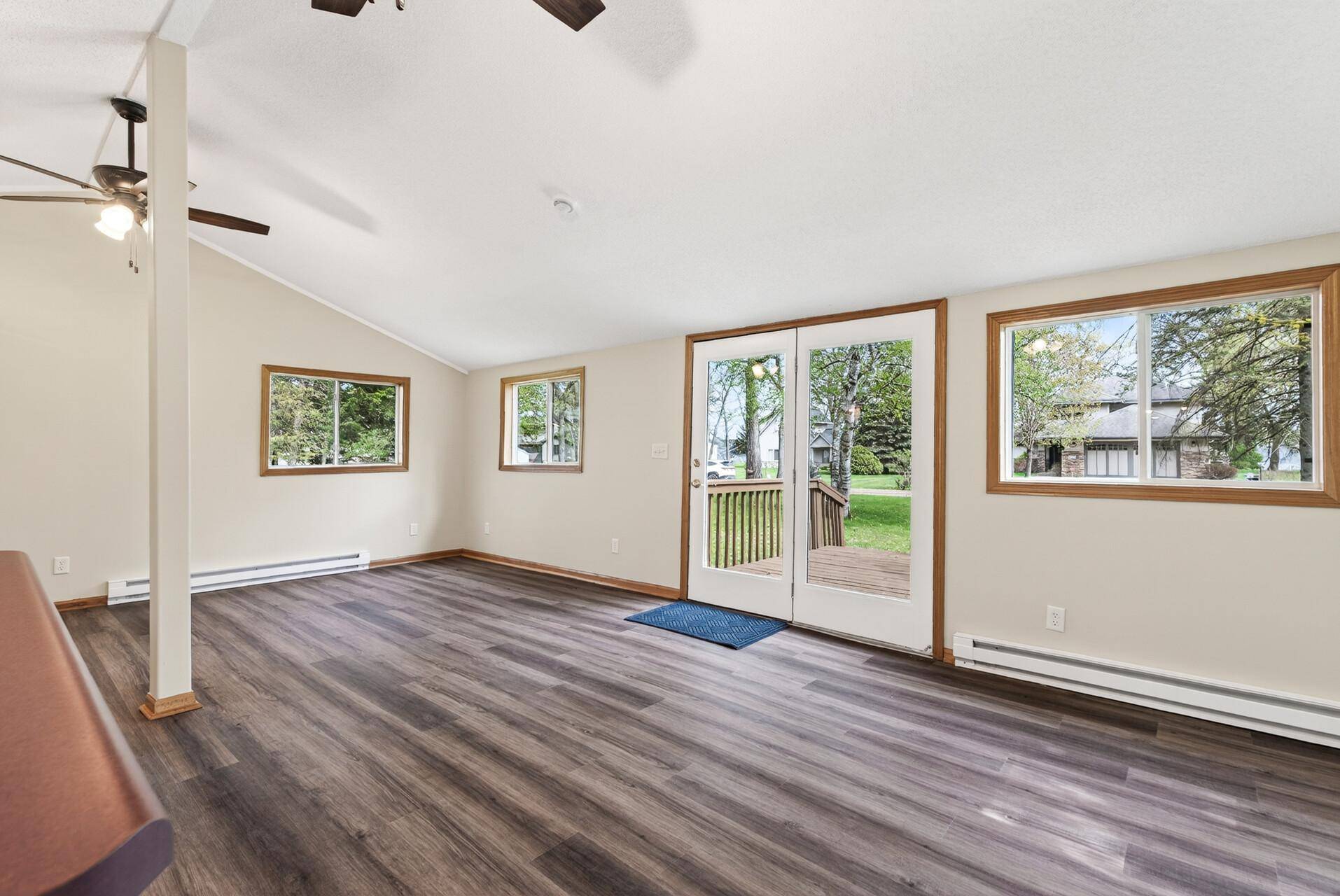 11073 Hoyer AVE NW, Annandale, MN 55302