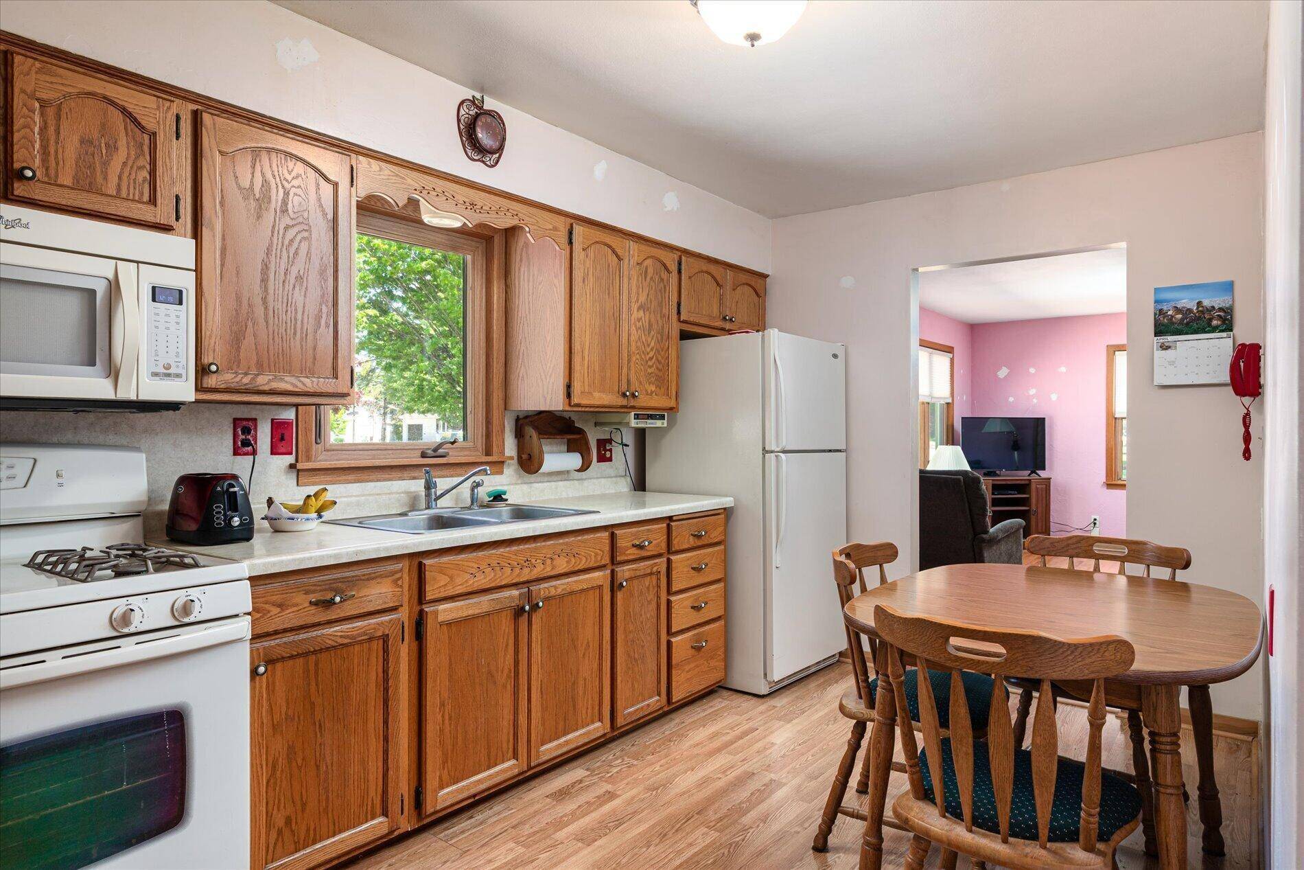 503 S 9th ST, La Crescent, MN 55947