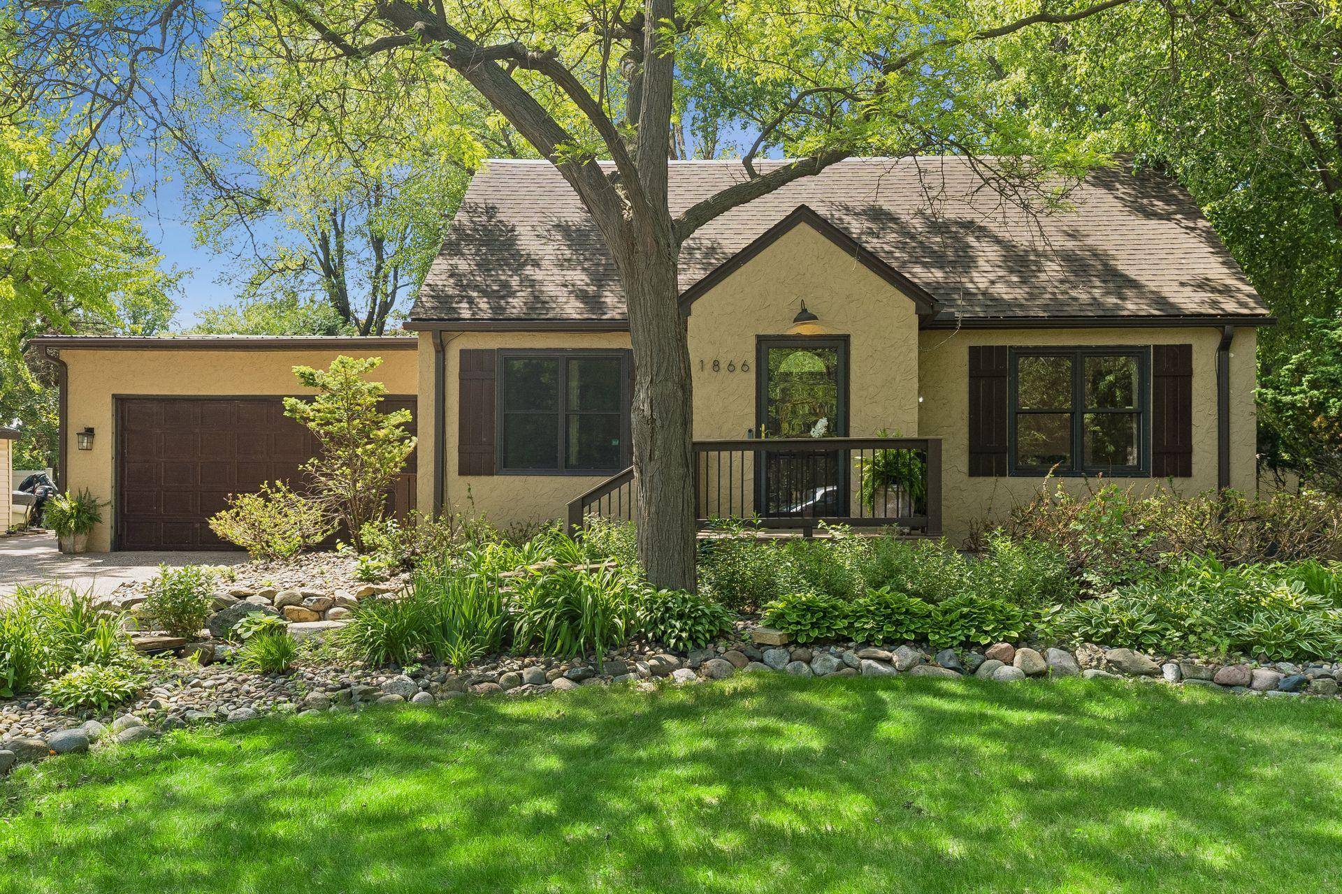1866 Edgewater AVE, Arden Hills, MN 55112