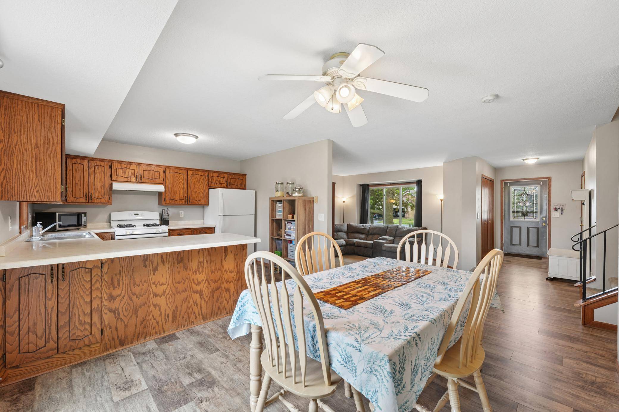 6096 Kalland CIR NE, Albertville, MN 55301
