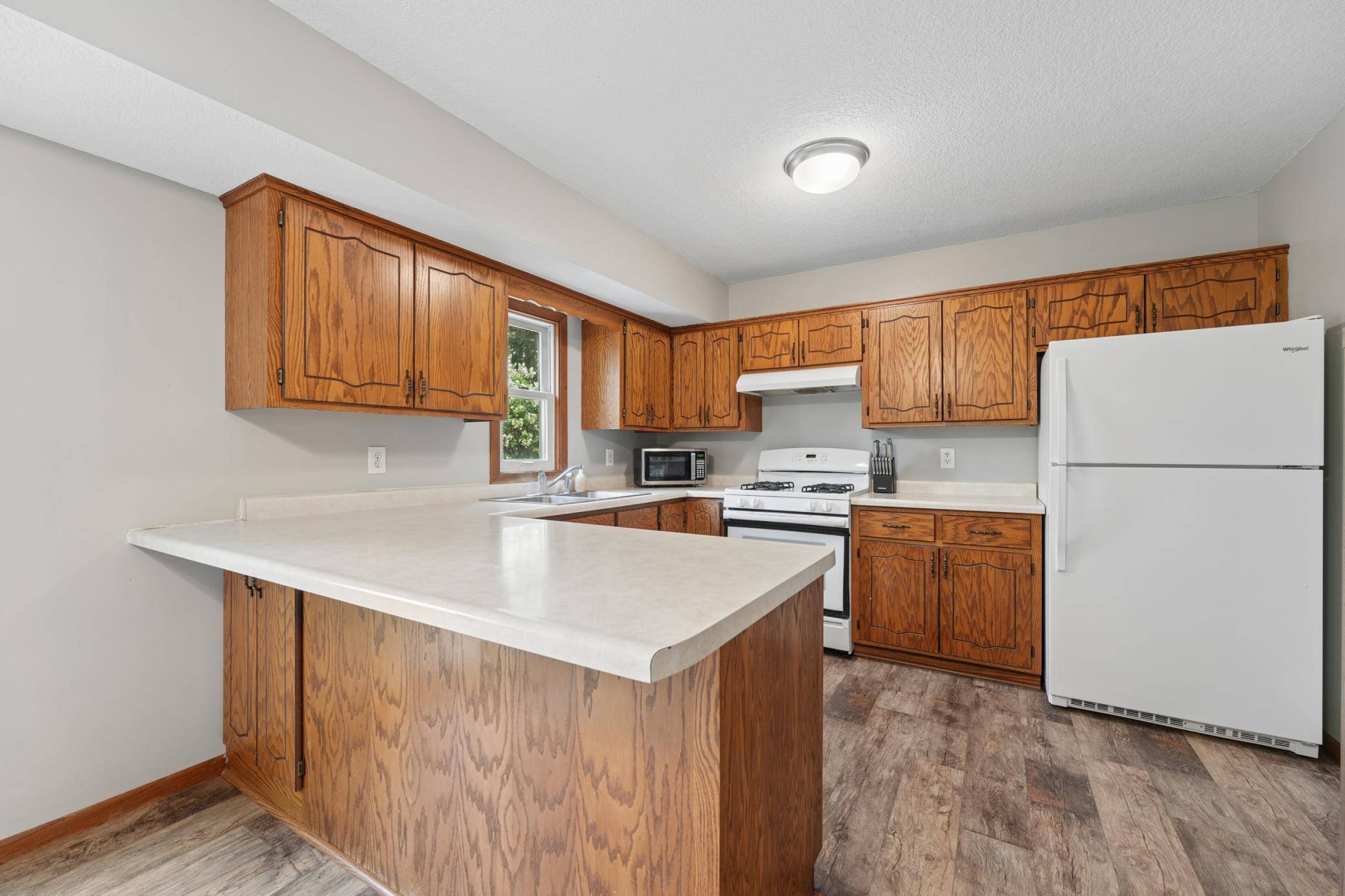 6096 Kalland CIR NE, Albertville, MN 55301
