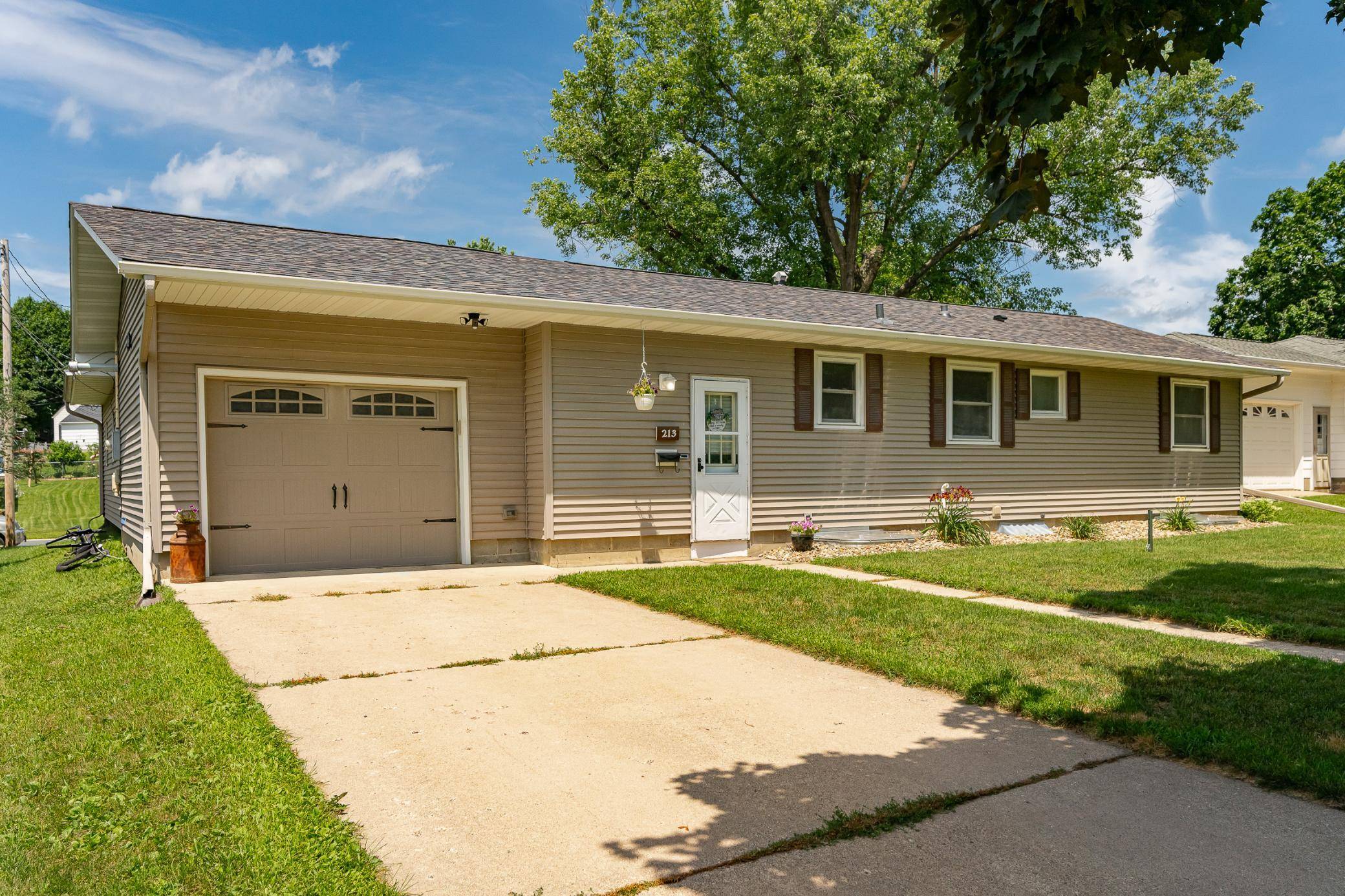 213 Division ST NE, Chatfield, MN 55923