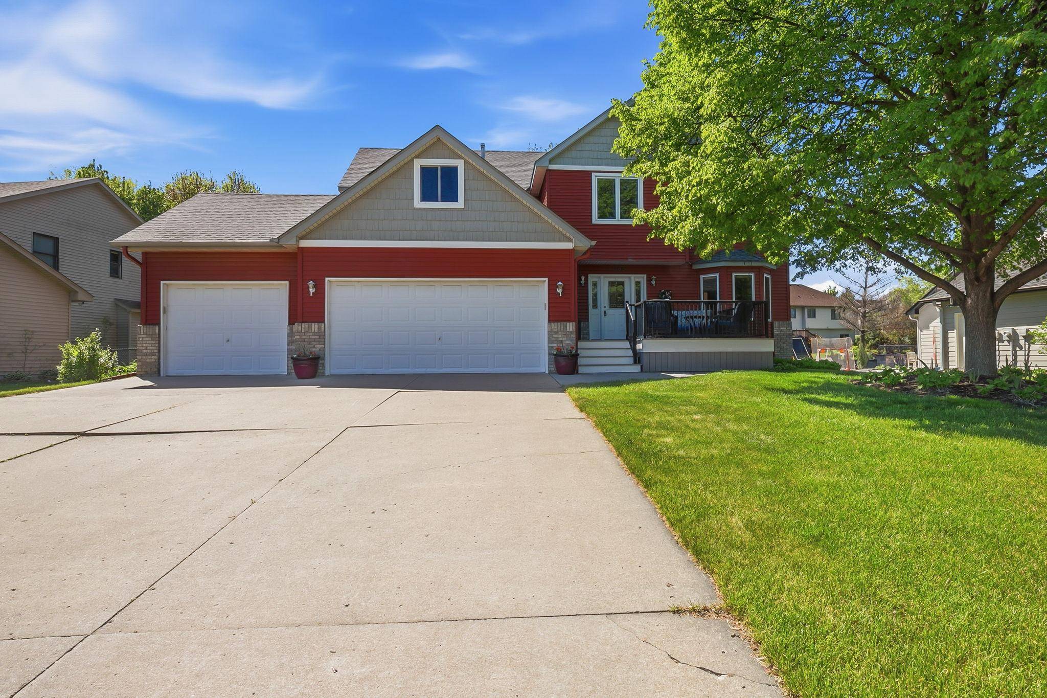 1165 Berwick LN, Mahtomedi, MN 55115