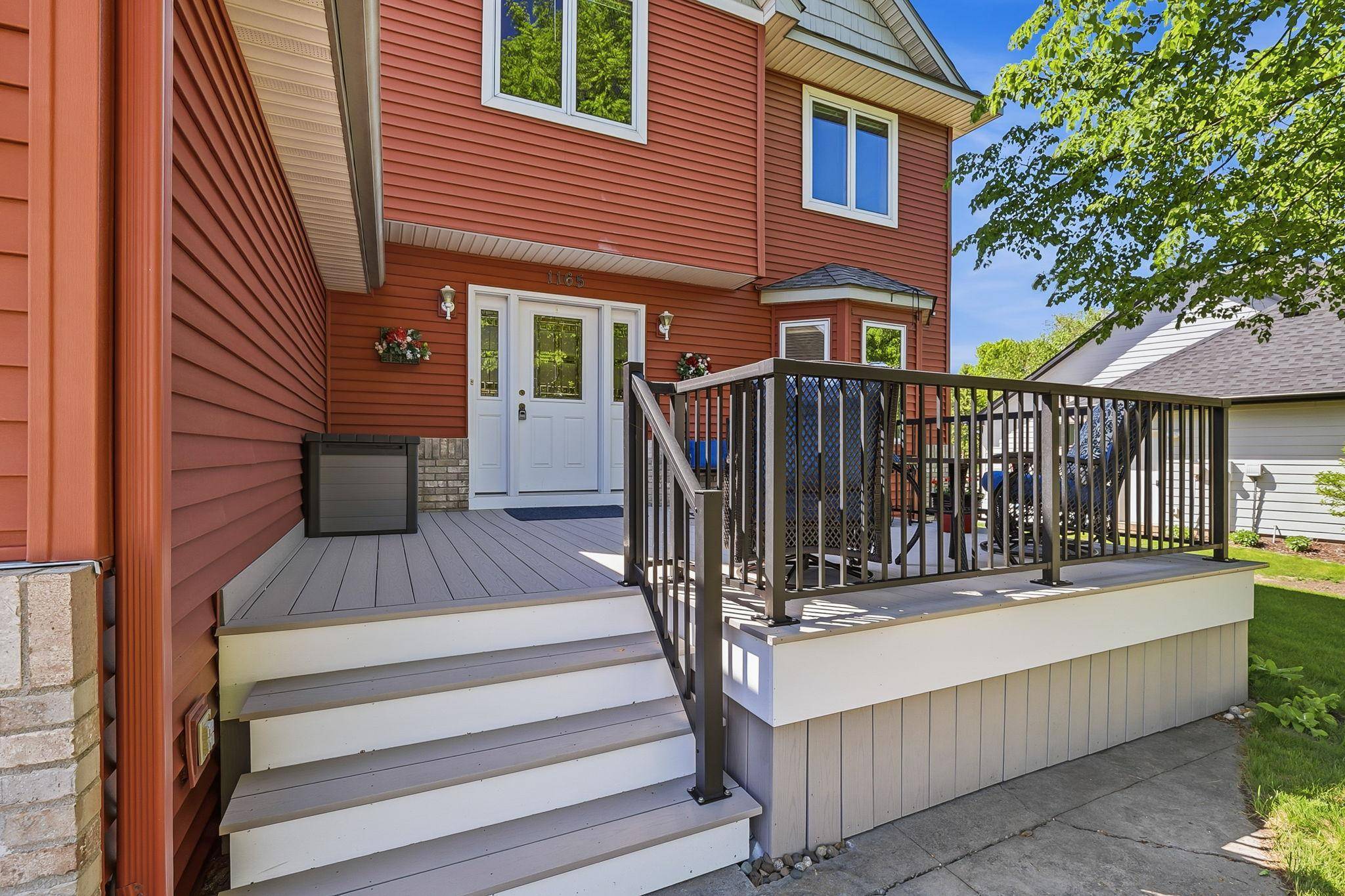 1165 Berwick LN, Mahtomedi, MN 55115
