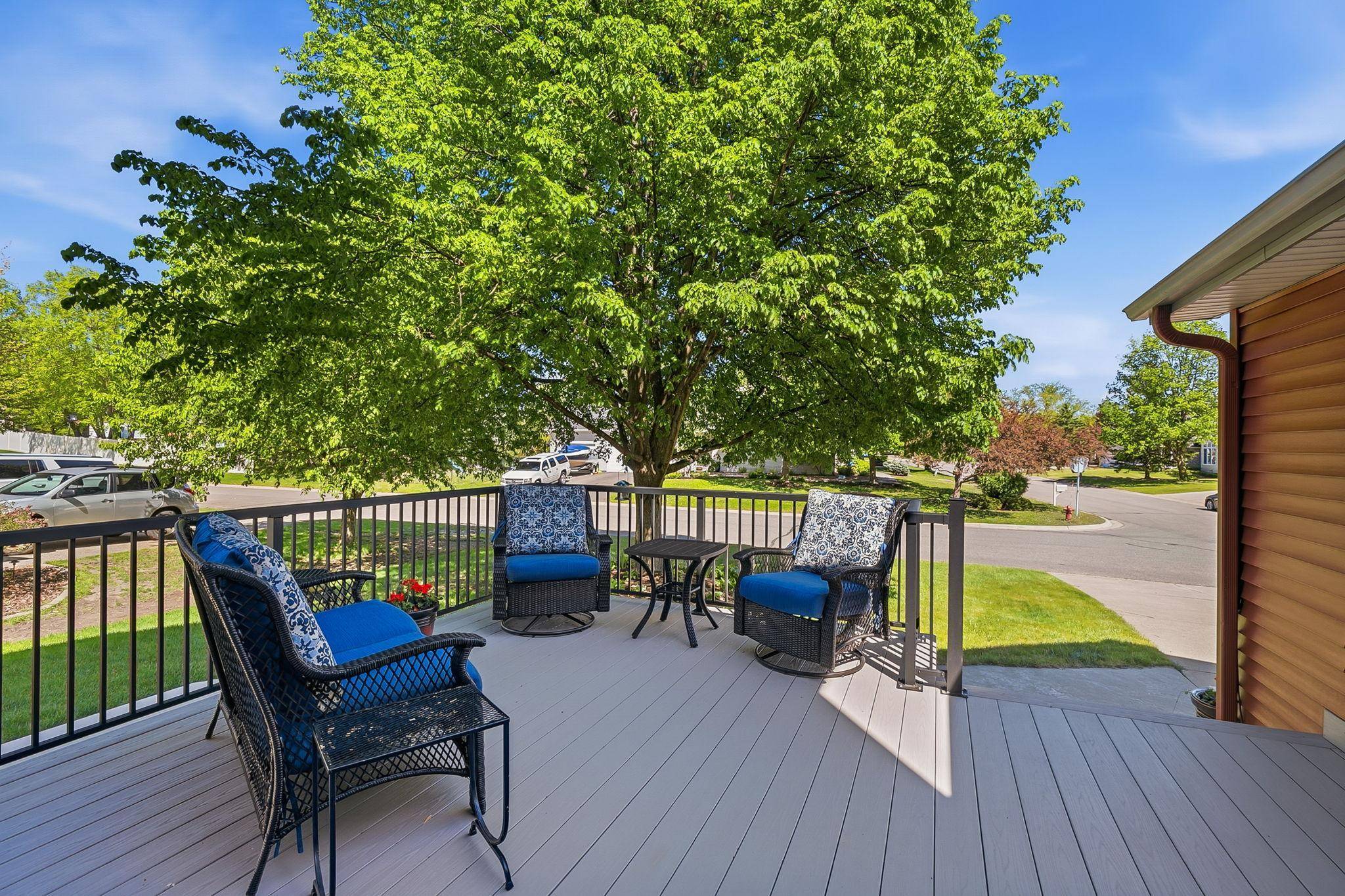 1165 Berwick LN, Mahtomedi, MN 55115
