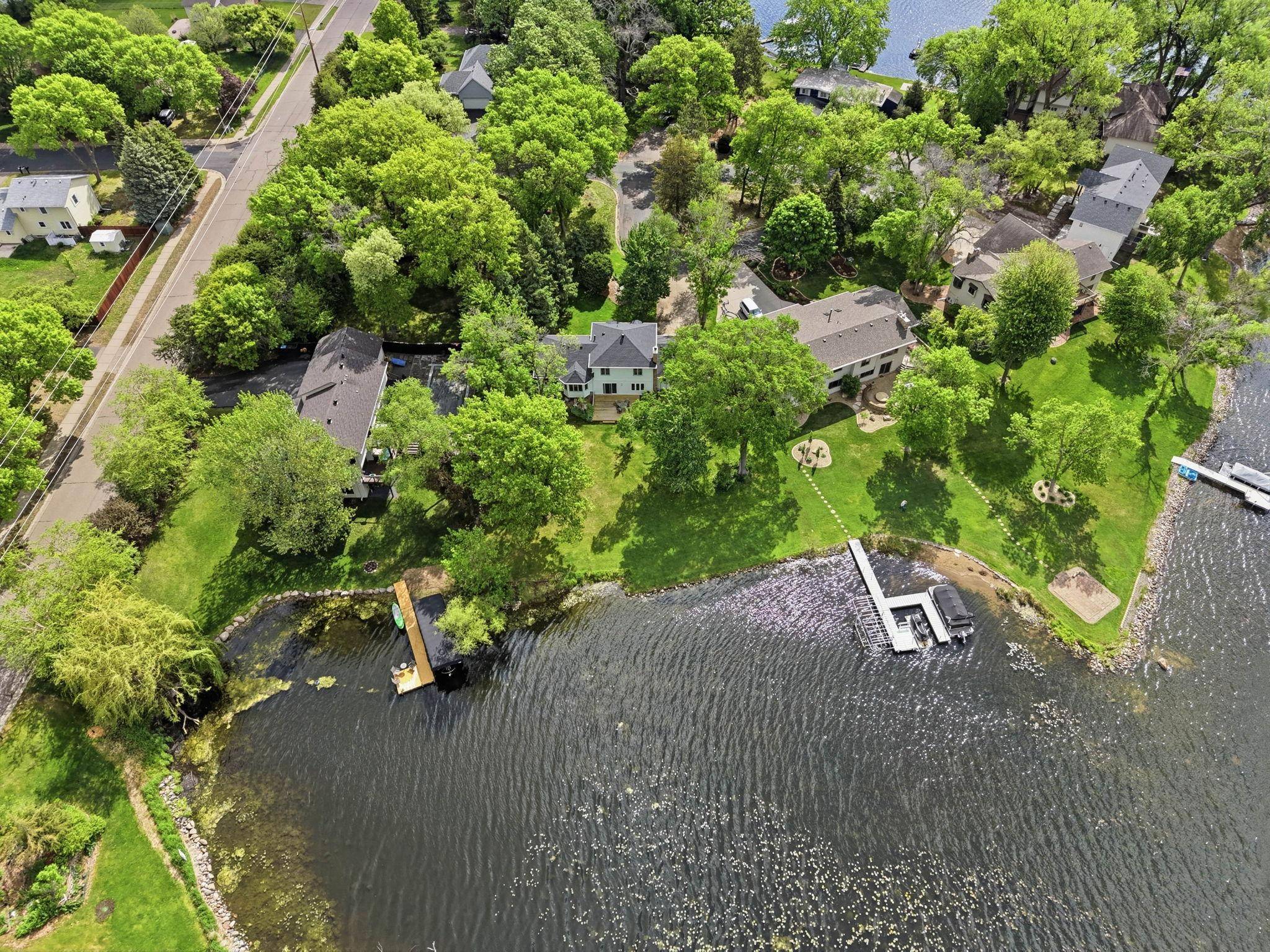 7263 Pineview LN N, Maple Grove, MN 55369
