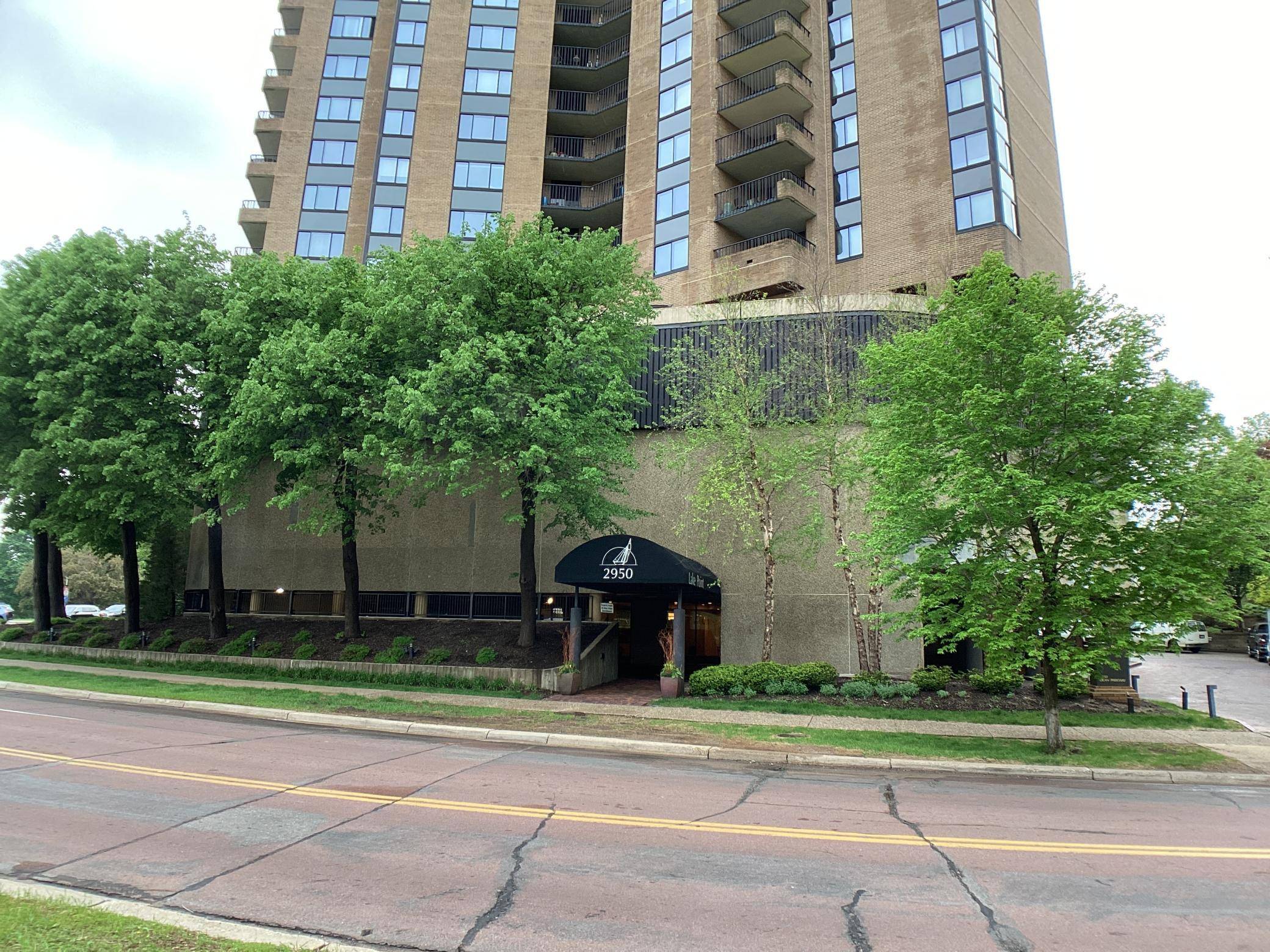 2950 Dean Pkwy #604, Minneapolis, MN 55416