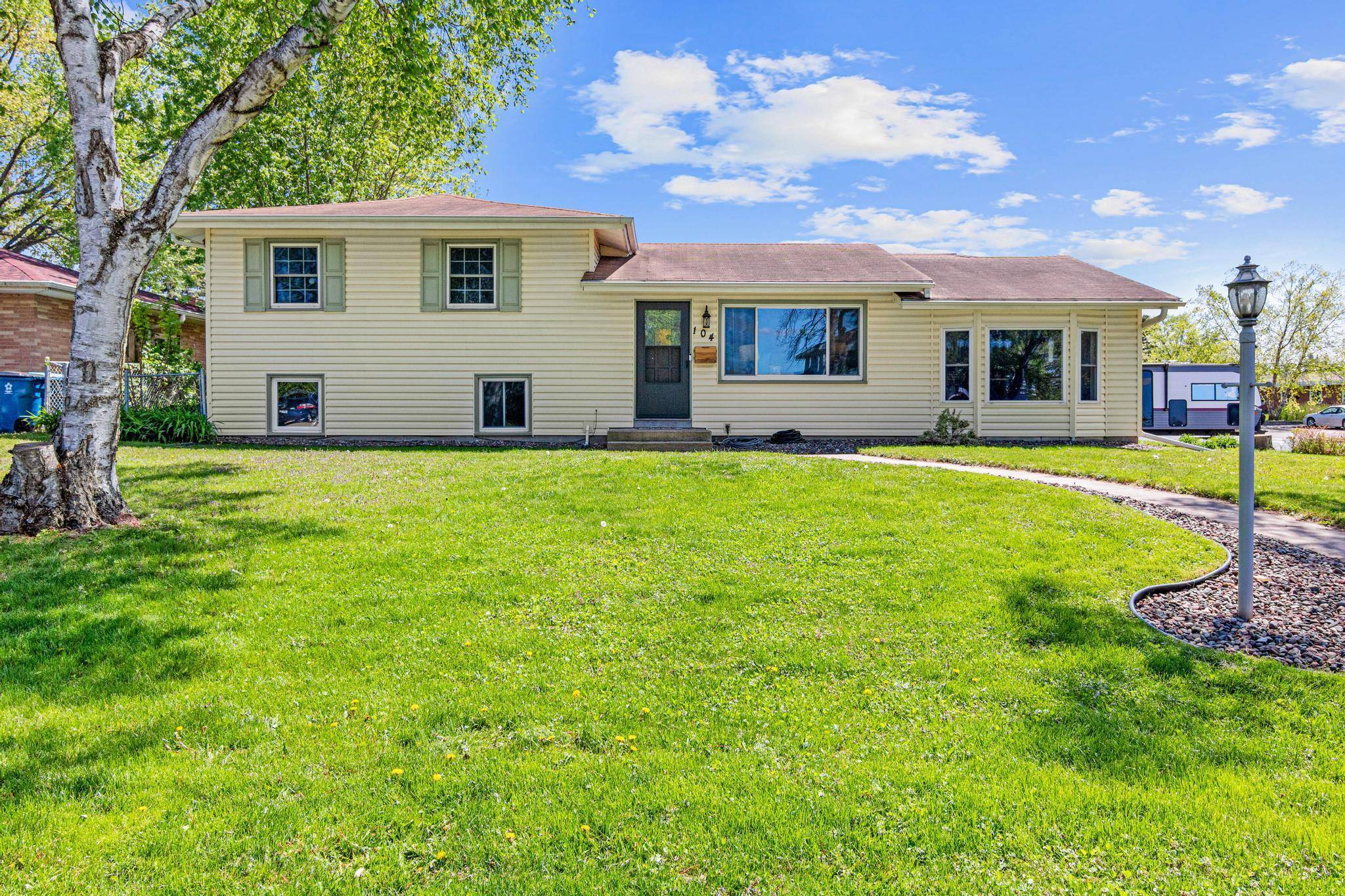 104 8th AVE NE, Forest Lake, MN 55025