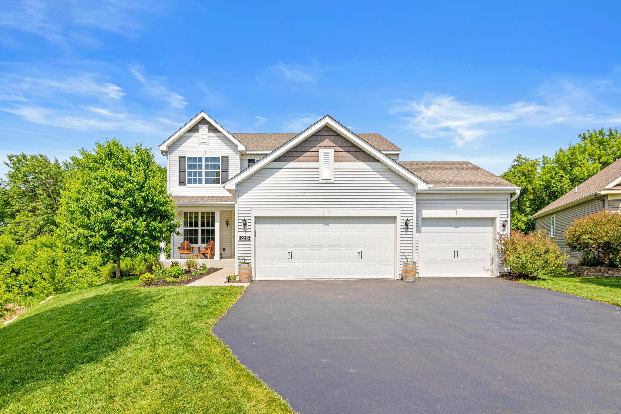 2215 Lake CIR, Victoria, MN 55386