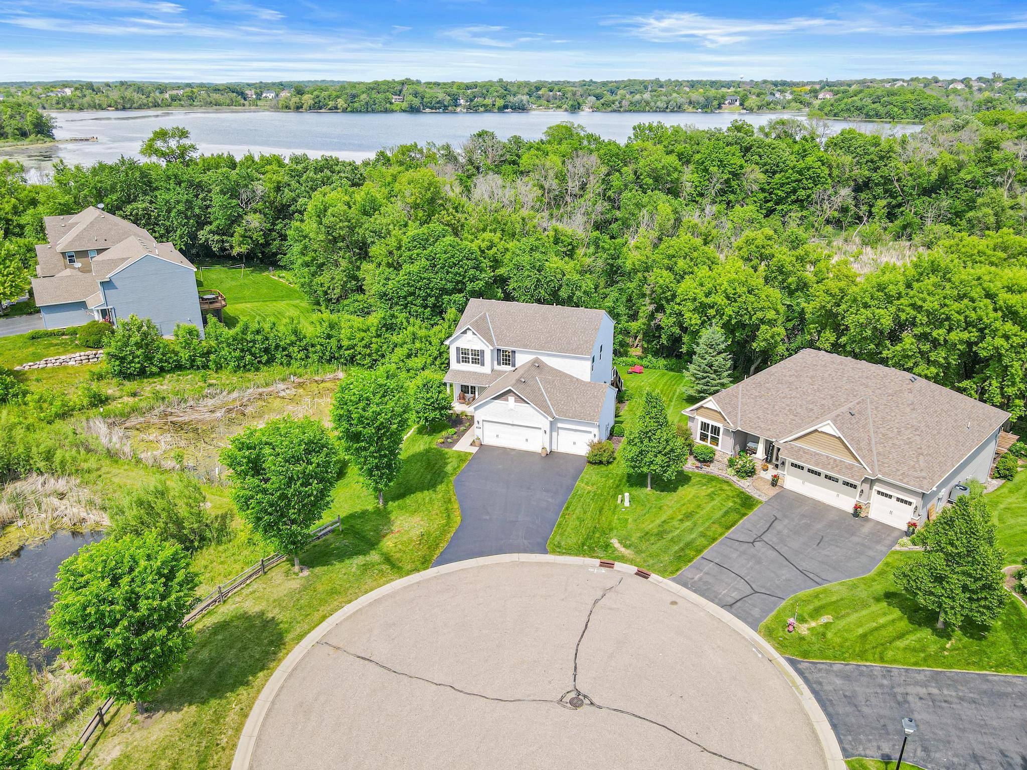 2215 Lake CIR, Victoria, MN 55386