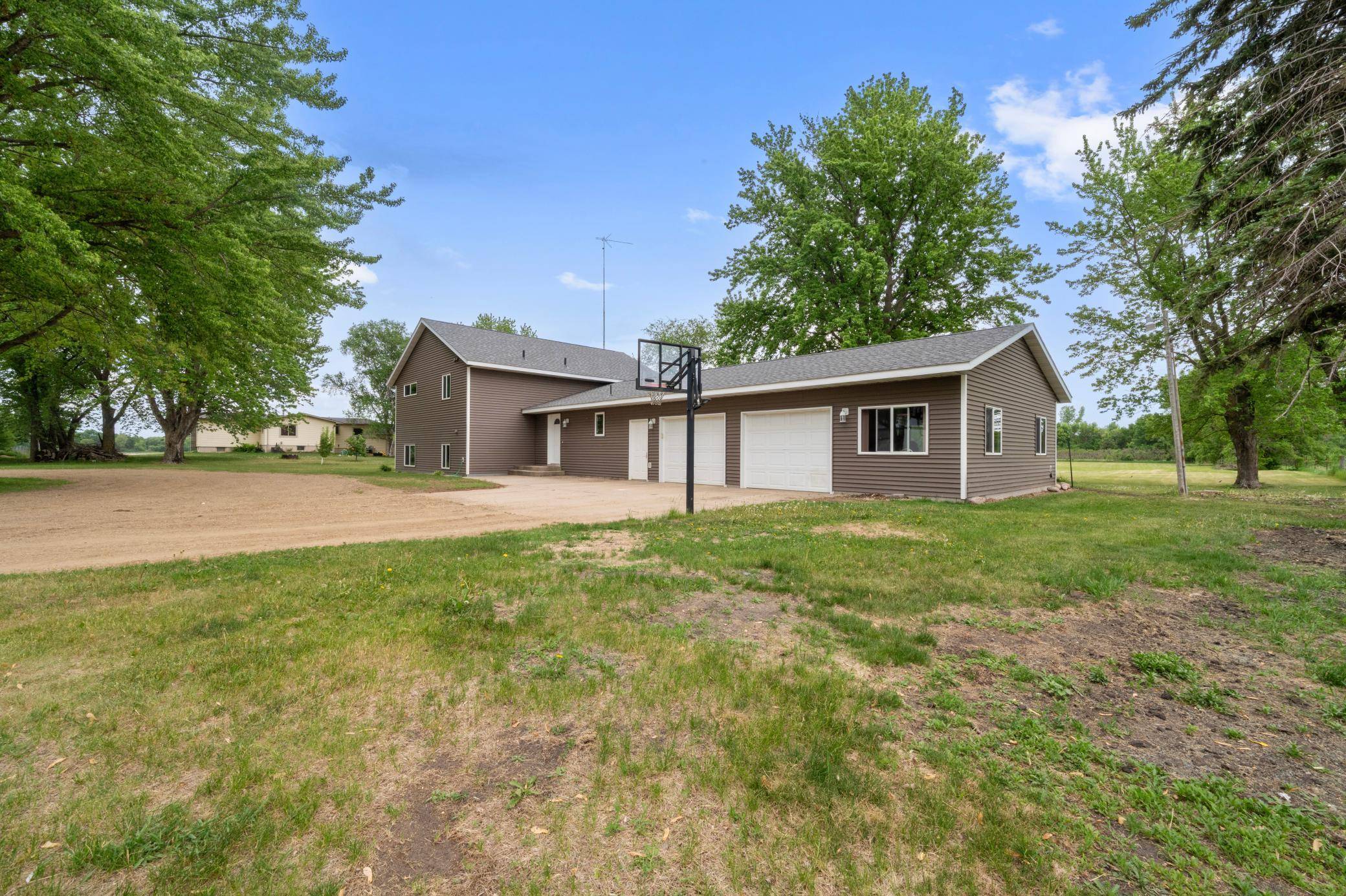 43137 Foxboro RD, Belgrade, MN 56312