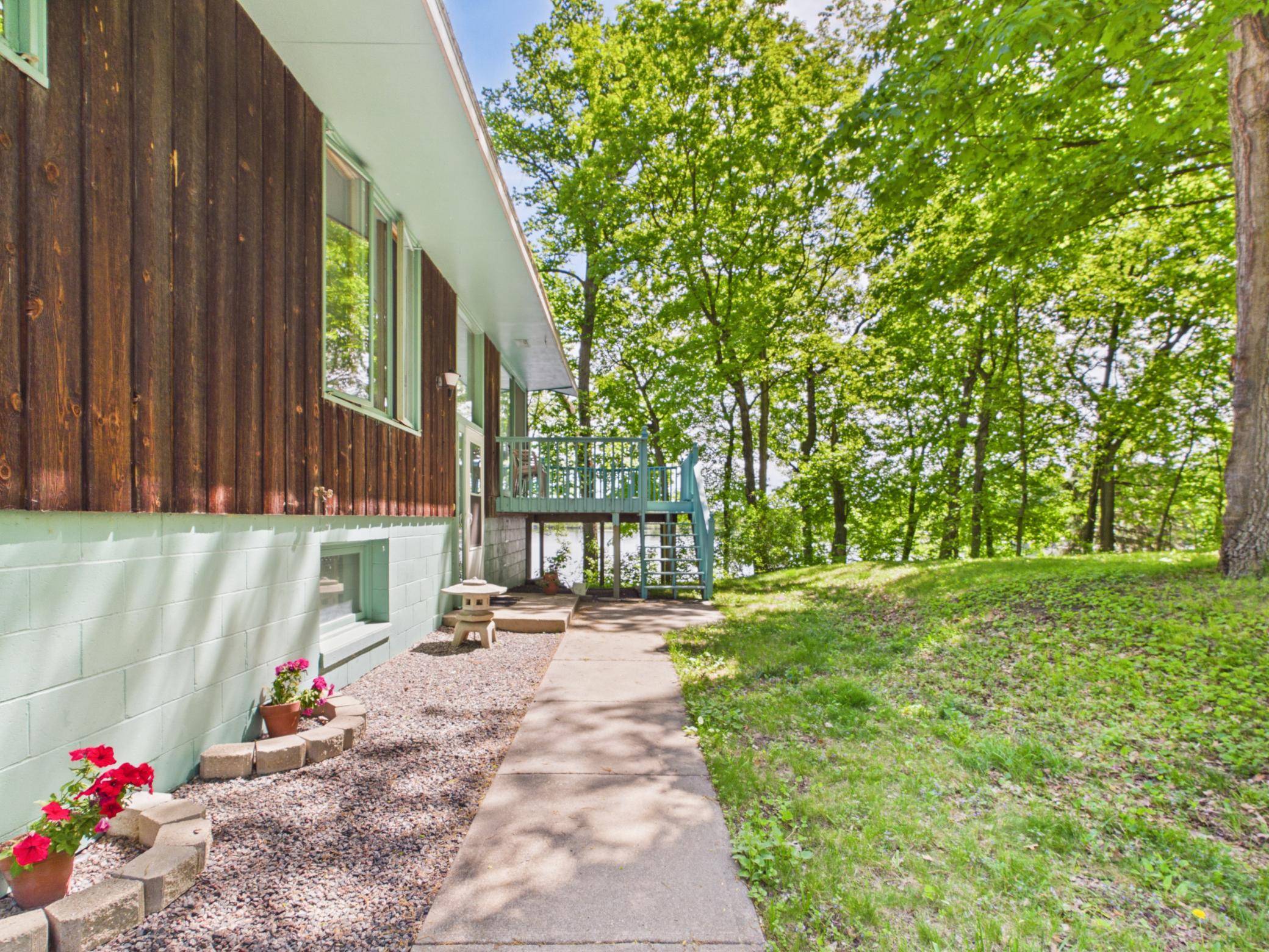 2301 S Le Homme Dieu DR NE, Alexandria, MN 56308