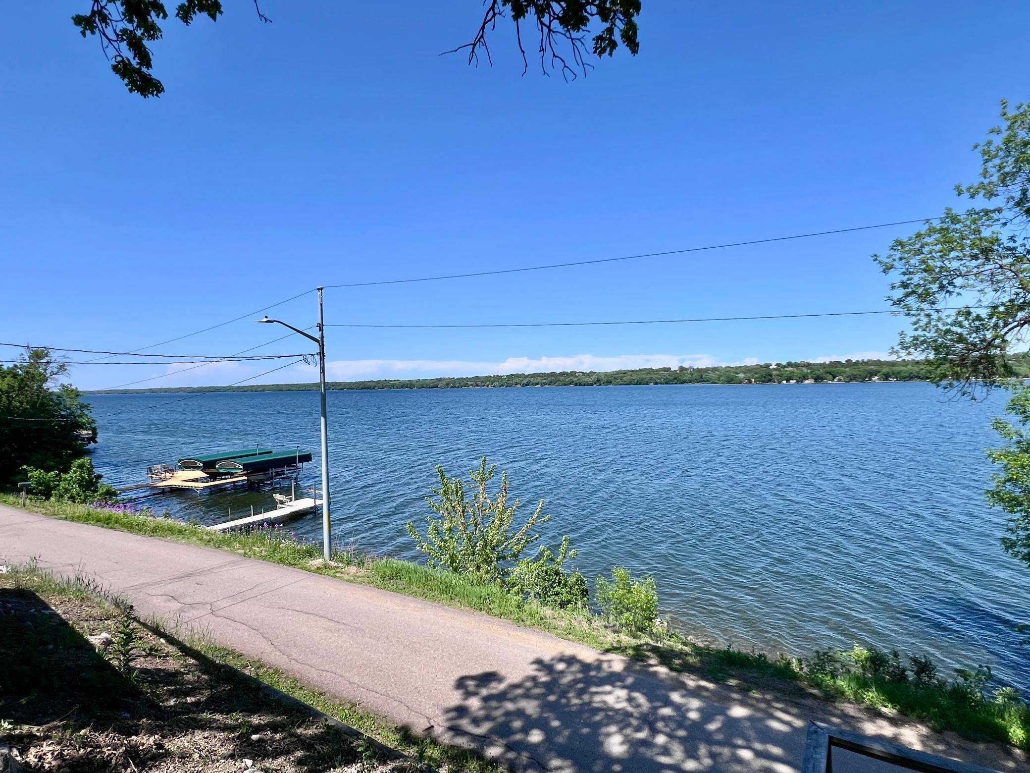 1160 Lake DR, Big Stone City, SD 57216