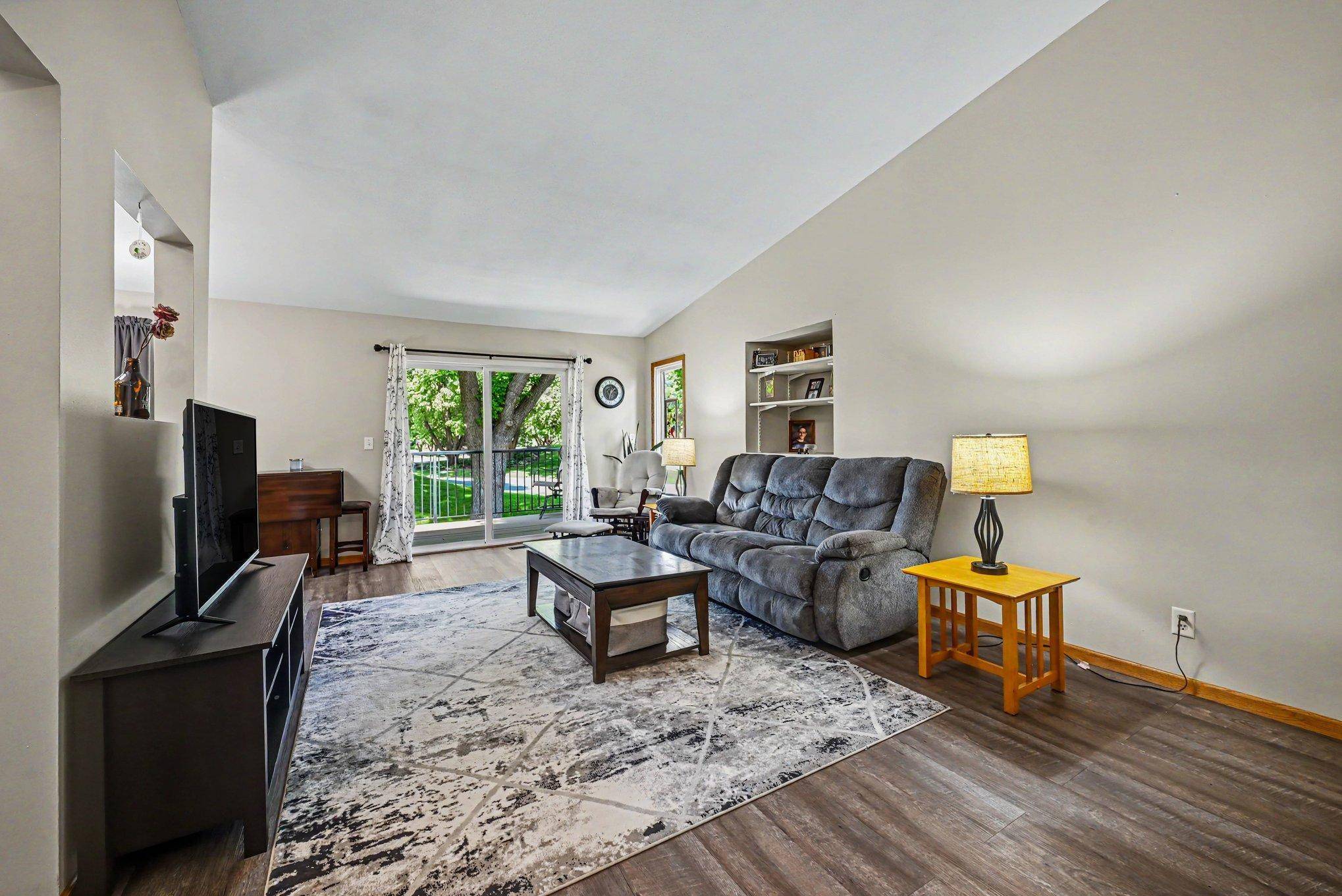 4376 Arden View CT, Arden Hills, MN 55112