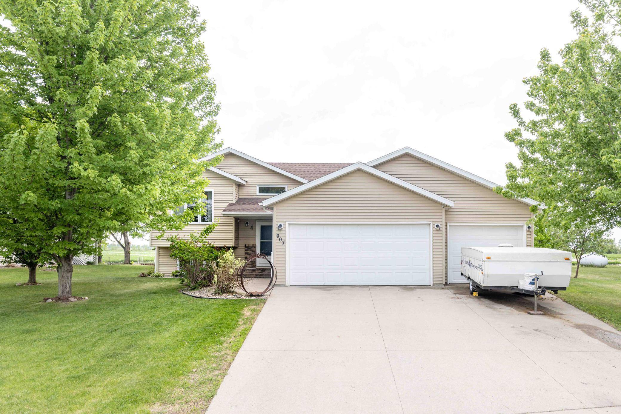 907 11th AVE SE, Barnesville, MN 56514