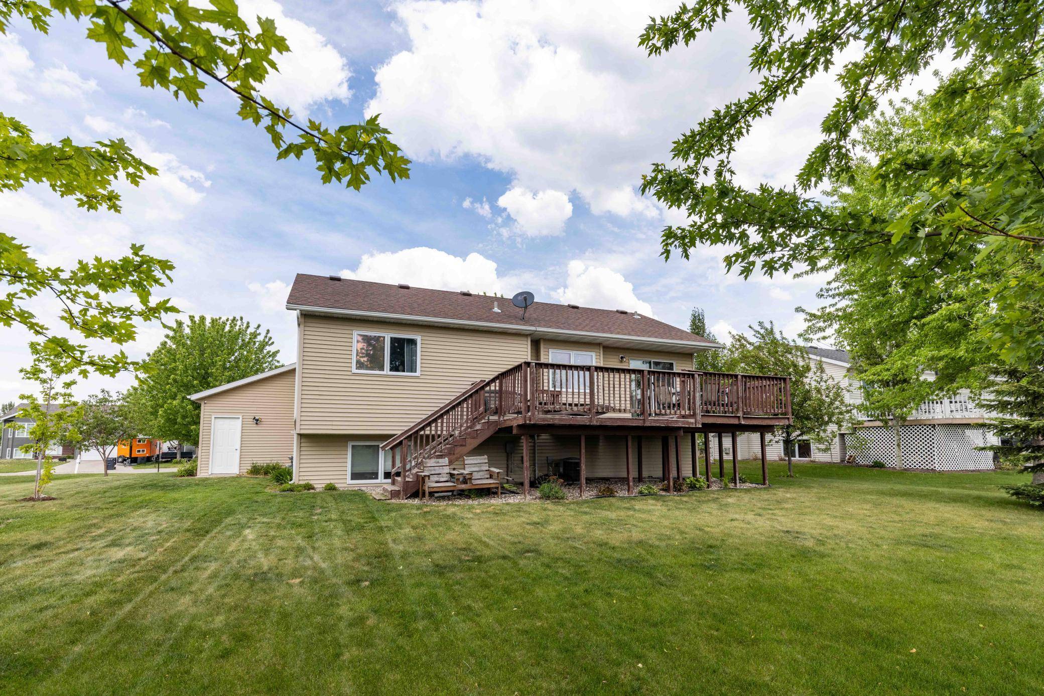 907 11th AVE SE, Barnesville, MN 56514